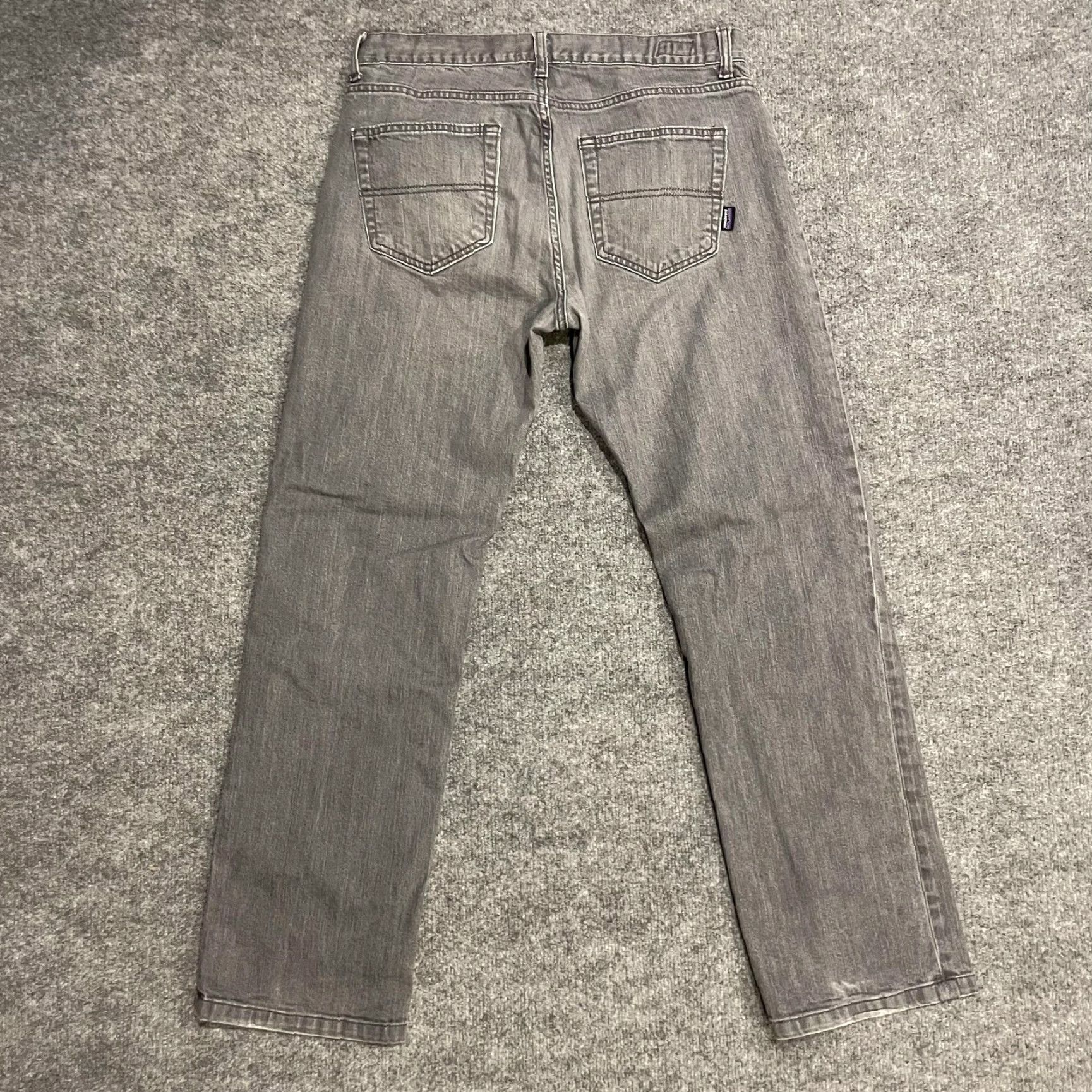 Patagonia Patagonia Iron Clad Denim Jeans Mens 34x32 Gray Straight Button Fly Organic Cotton Blend 98% Organic Cotton 2% Spandex Charcoal Wash Size US 34 / EU 50 - 2 Thumbnail