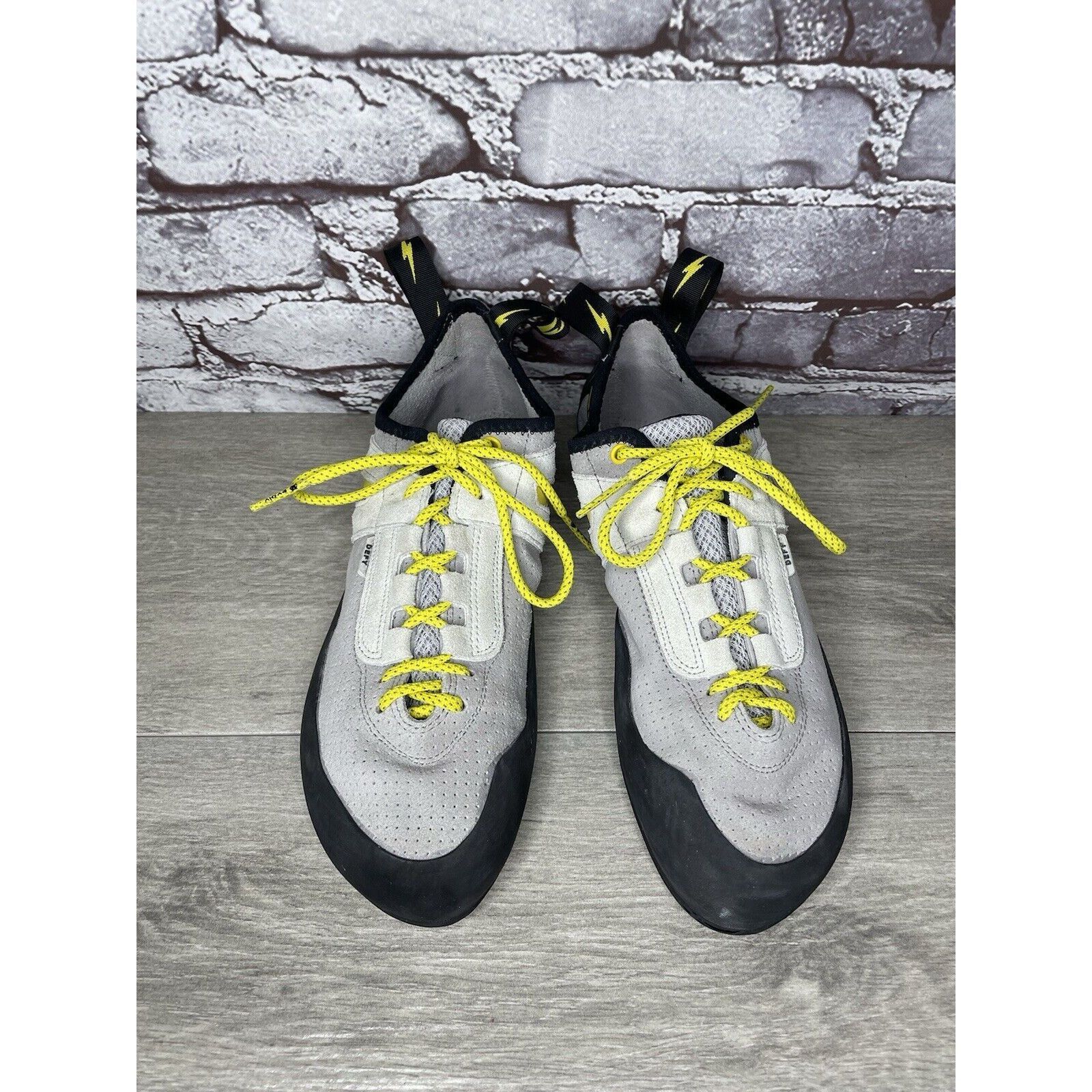 Other Evolv Defy Gray & Yellow Lace Up Climbing Shoes Fog Men Sz 1 Size US 12 / EU 45 - 16 Thumbnail