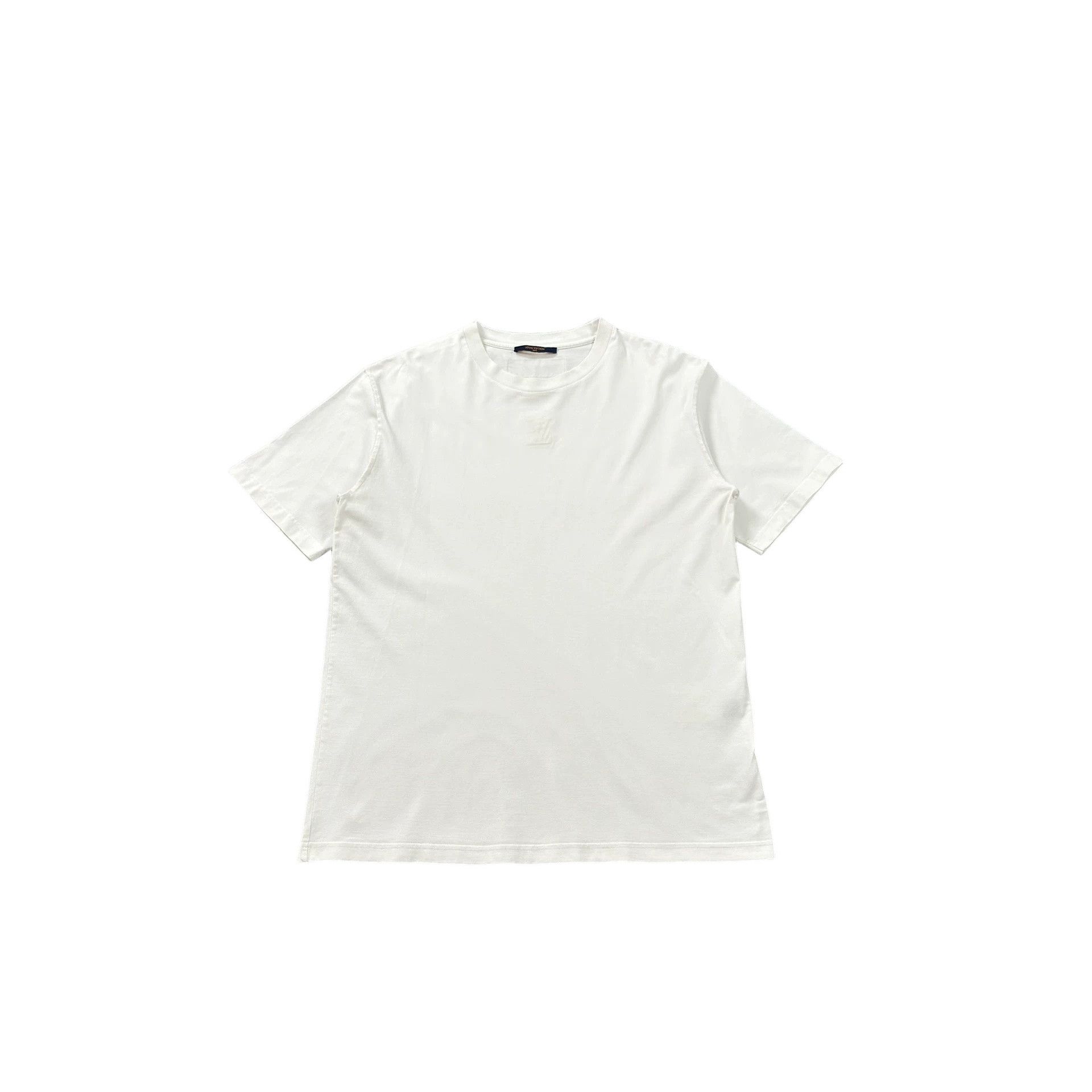 Louis Vuitton Louis Vuitton Embossed Logo T-Shirt Size XL Size US XL / EU 56 / 4 - 1 Thumbnail