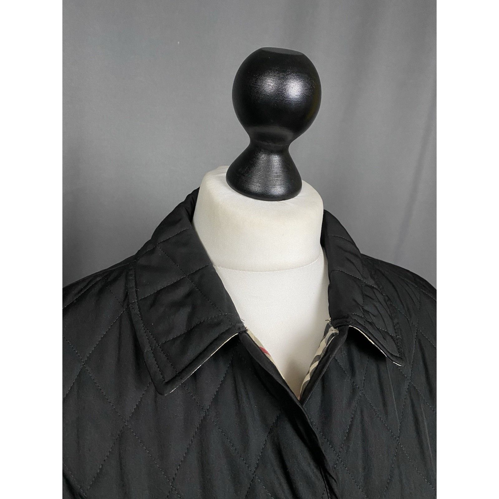 Burberry Burberry Nova Check Lining Women's Black Quilted Jacket Size Size S / US 4 / IT 40 - 6 Thumbnail