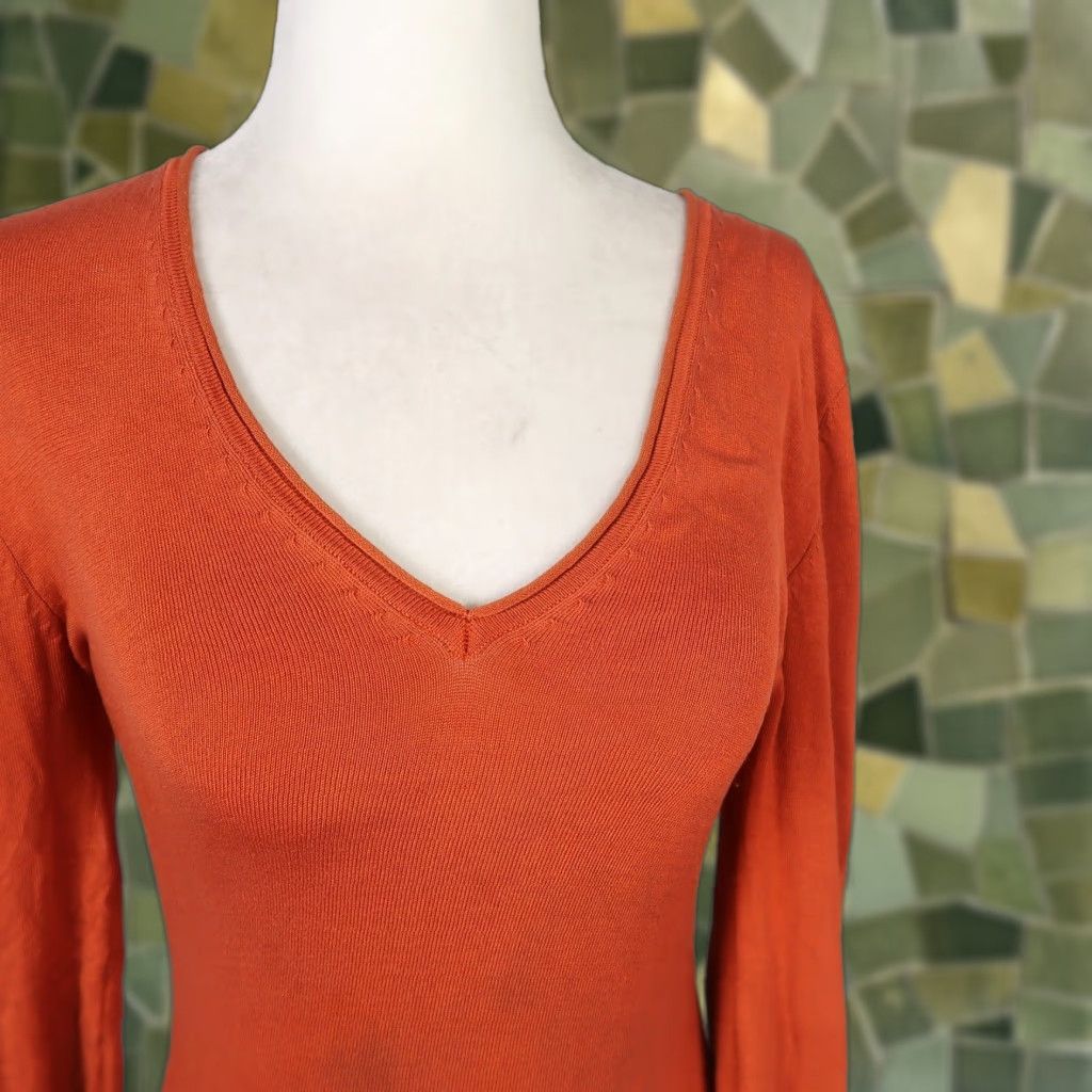 Vintage VINTAGE J.J. Basics Knit Sweater V-Neck Orange S Women Pullover Silky Burnt Orange 90s Size S / US 4 / IT 40 - 1 Thumbnail