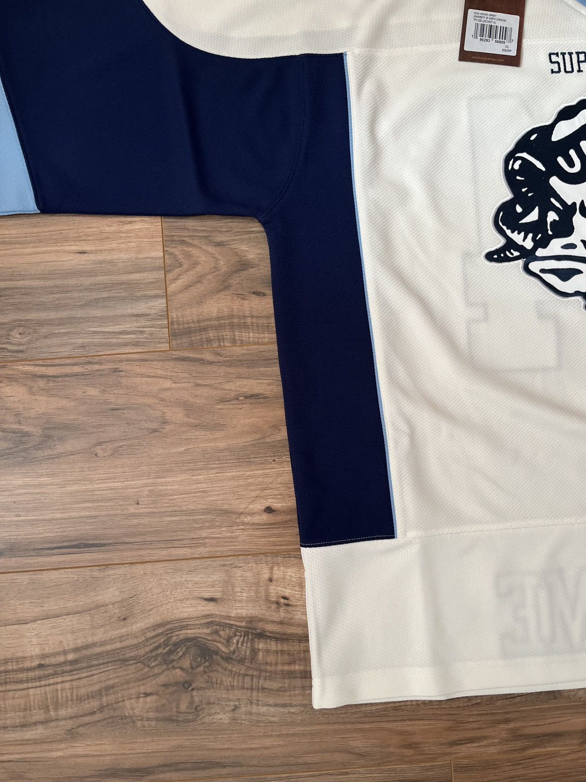Mitchell & Ness × NCAA × Supreme Supreme Mitchell & Ness NCAA Hockey Jersey Size US XL / EU 56 / 4 - 9 Thumbnail
