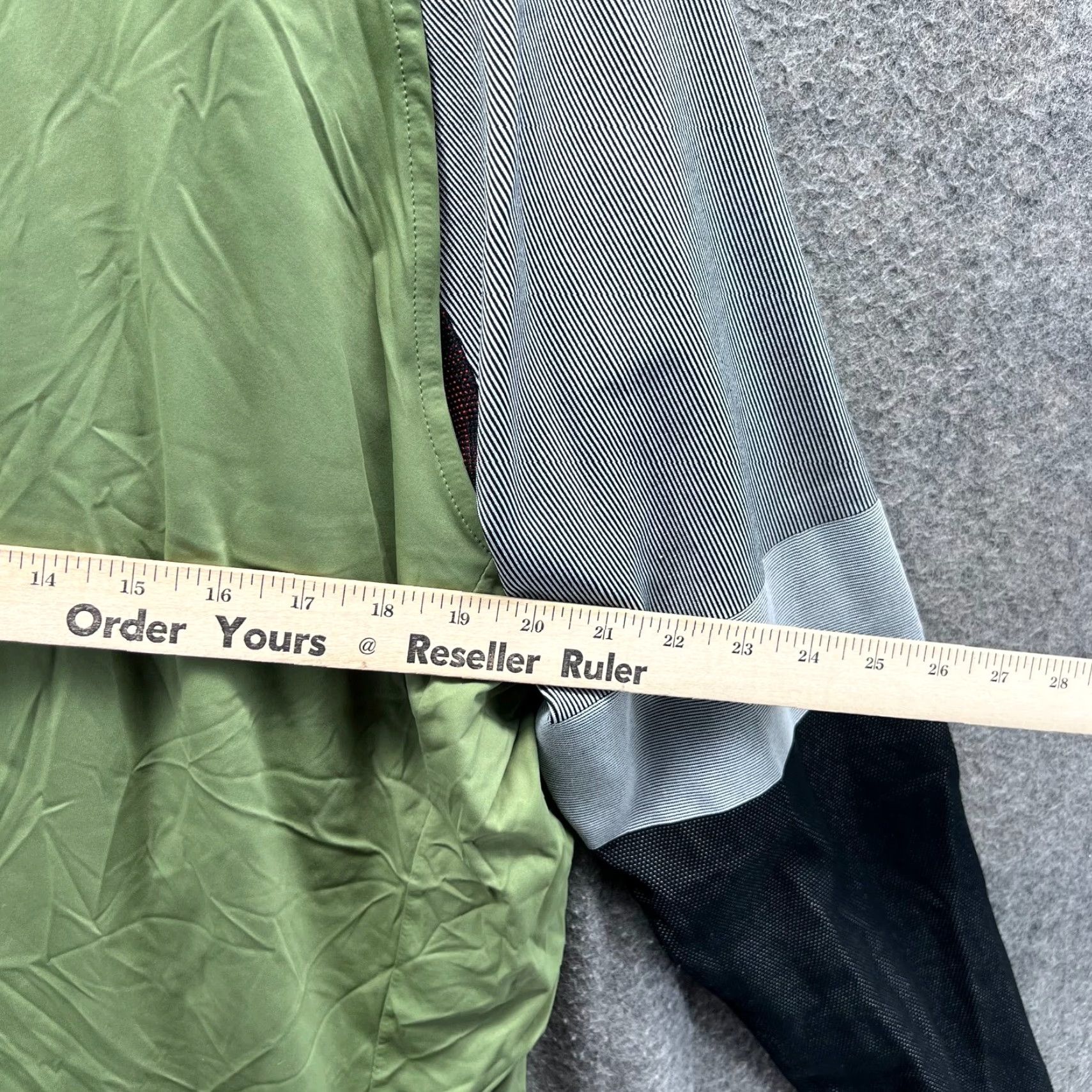 Nike VINTAGE Nike Golf Jacket Mens L Green Full Zip Windbreaker Black Sleeves Bomber Size US L / EU 52-54 / 3 - 4 Thumbnail