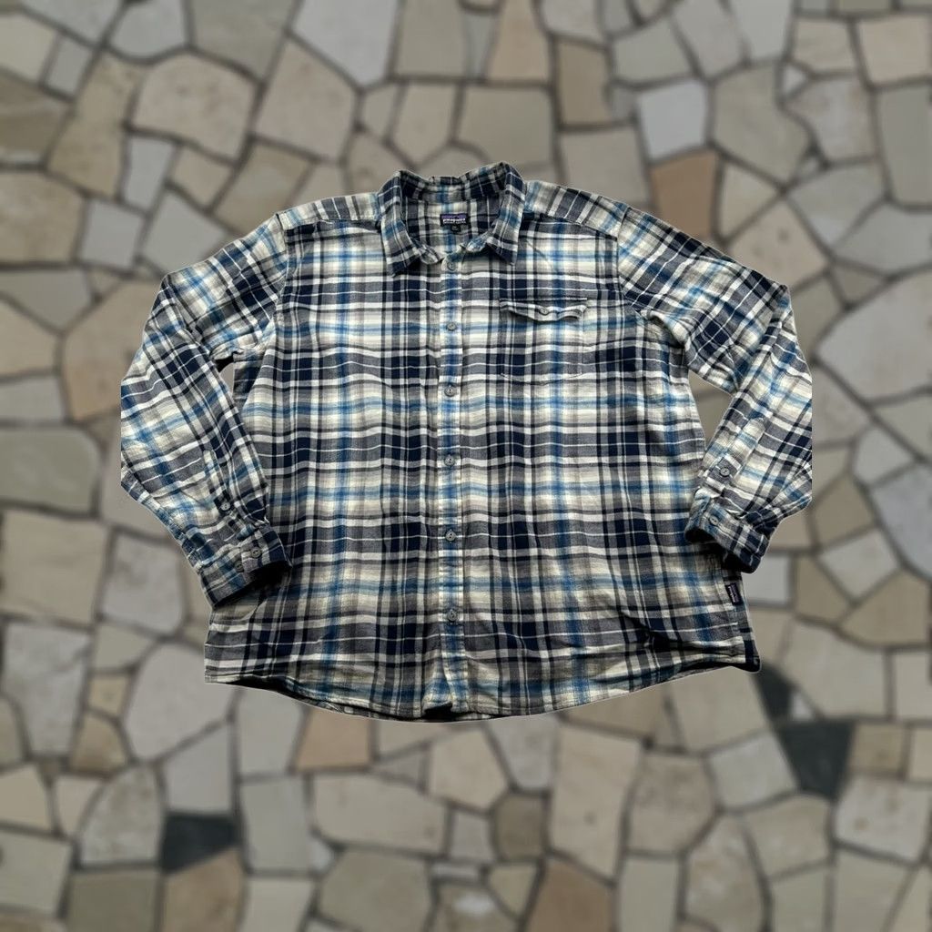 Patagonia Patagonia Womens XXL Organic Cotton Blue & White Plaid Long Sleeve Button-Up Shirt Size US XXL / EU 58 / 5 - 1 Thumbnail