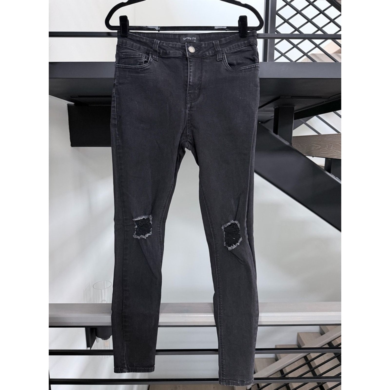 Express Men’s Express Skinny Fit Black Distressed Jeans size 30 Size US 30 / EU 46 - 1 Thumbnail