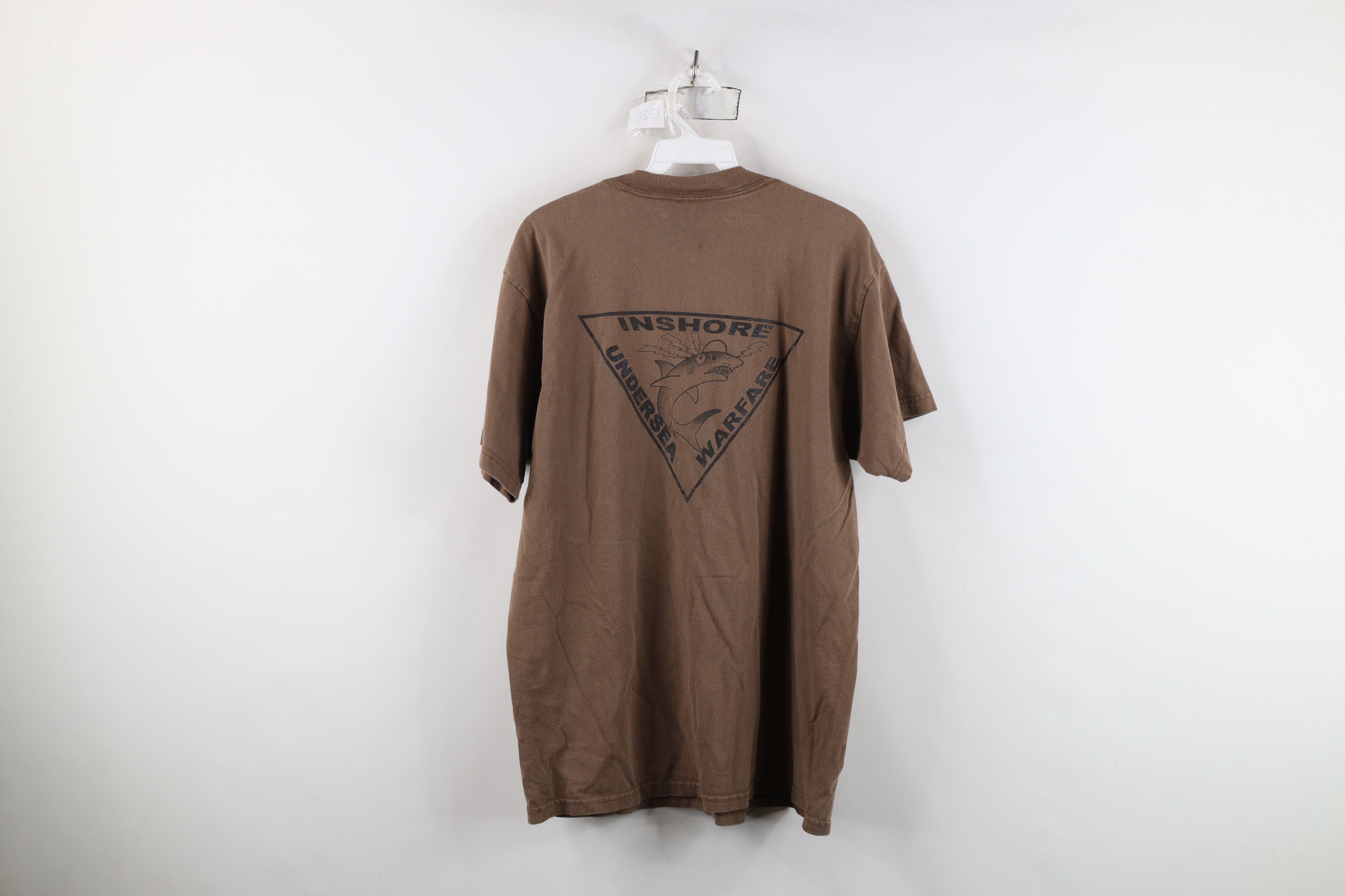 Vintage Vintage 90s Undersea Warfare Shark US Navy Military T-Shirt Size US L / EU 52-54 / 3 - 14 Thumbnail