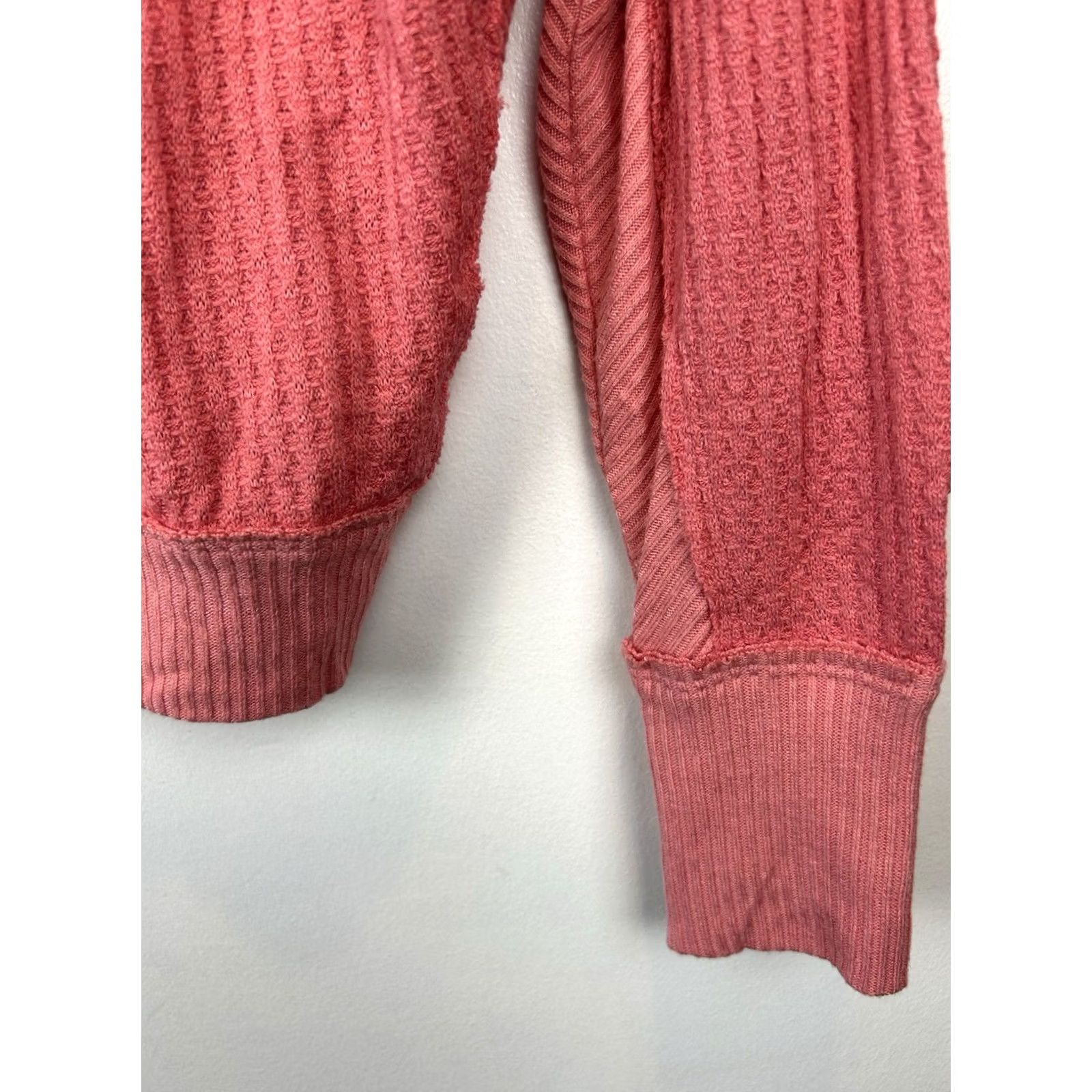 Vintage Free People We The Free Thermal Shirt Small V Neck Oversized Long Sleeve Green Womens Size S / US 4 / IT 40 - 6 Thumbnail