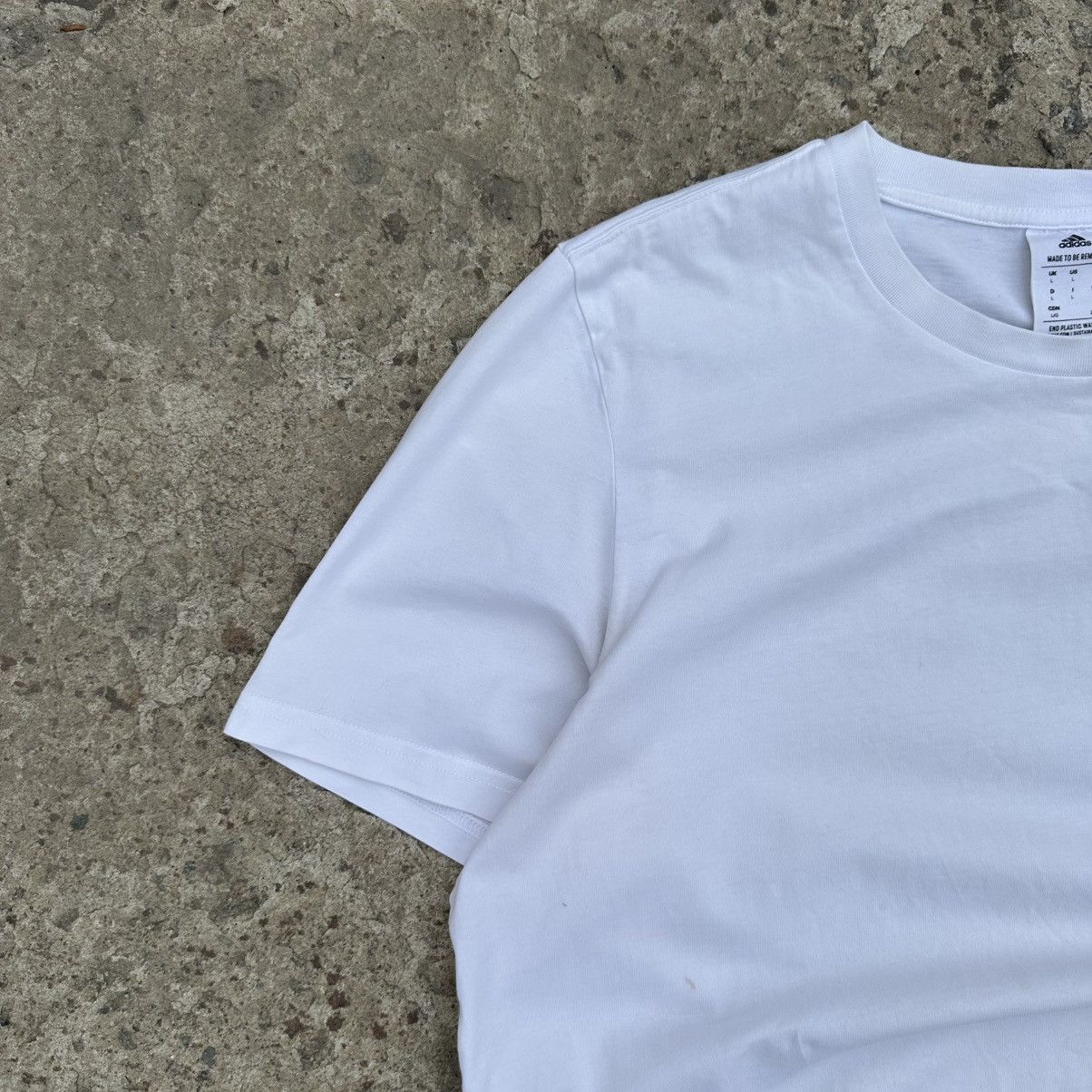 Adidas × Disney Vintage Japanese Style Adult Adidas Disney T-shirt Big Logo Size US L / EU 52-54 / 3 - 3 Thumbnail
