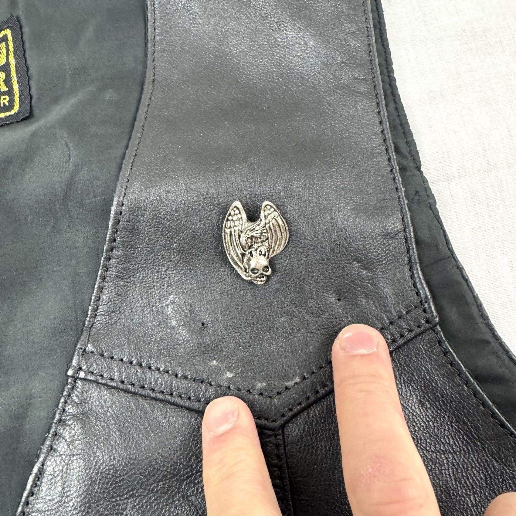 Hudson VINTAGE Hudson Leather Biker Vest Adult L Black Leather Snaps 90s Mens Motorcycle Vintage Size US L / EU 52-54 / 3 - 5 Thumbnail