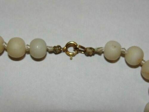 Designer Classic Beaded Angel Skin Coral Necklace w/ 14 kt Gold Clasp Size ONE SIZE - 5 Thumbnail