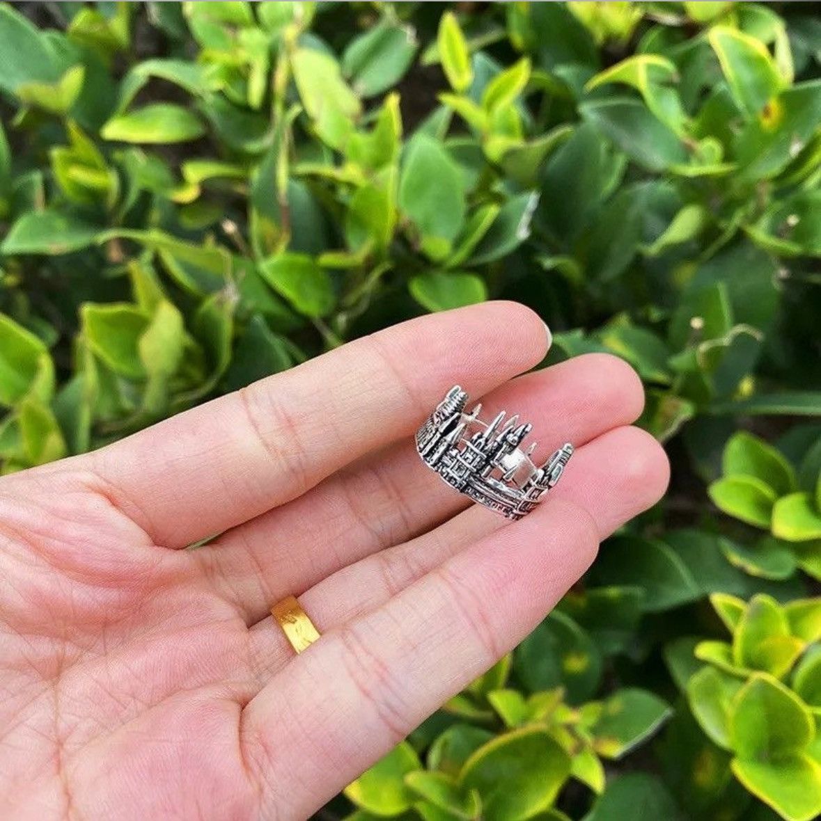 Other Old Castle Ring ( size 7 to 9 ) Size ONE SIZE - 4 Thumbnail