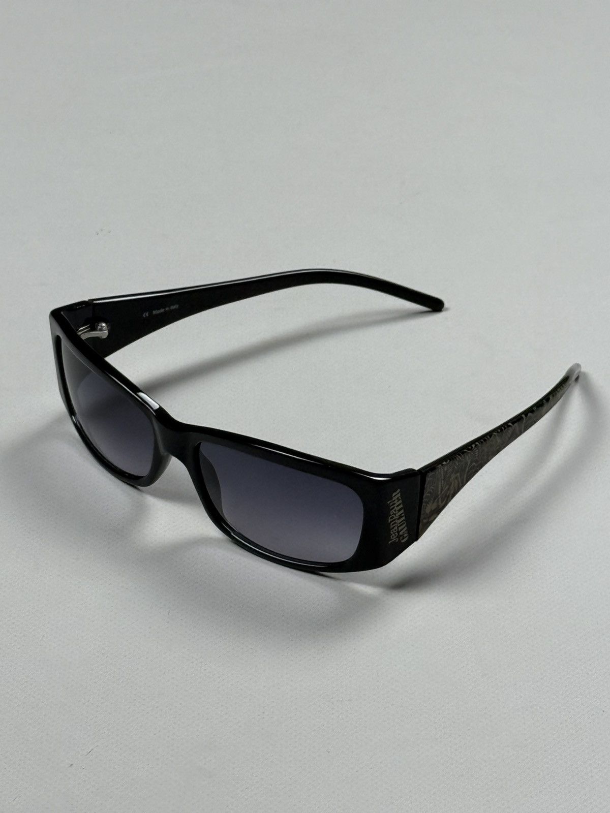 Jean Paul Gaultier Jean Paul Gaultier Unisex Hawaiian Print Sunglasses Size ONE SIZE - 20 Thumbnail