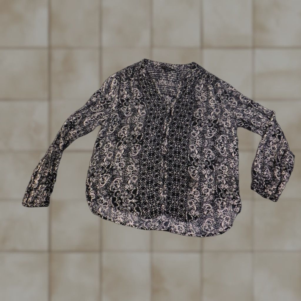 Lucky Brand Lucky Brand Shirt Blouse Womens XS Geometric Patchwork V-Neck Flutter Sleeve Black Size XS / US 0-2 / IT 36-38 - 1 Thumbnail