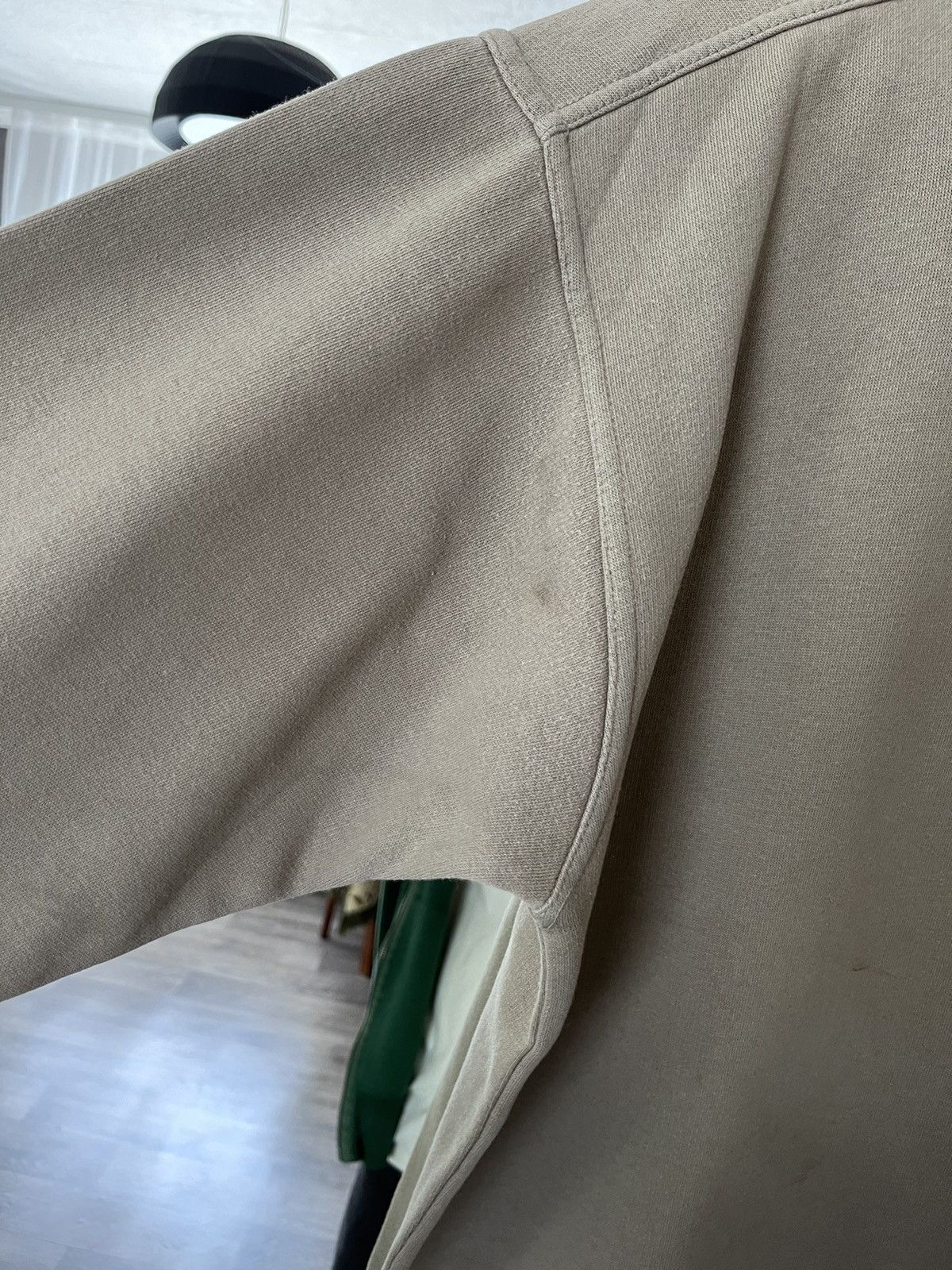 Nike Vintage NIKE Center Big Swoosh Embroidered Beige Sweatshirt Size US S / EU 44-46 / 1 - 6 Thumbnail