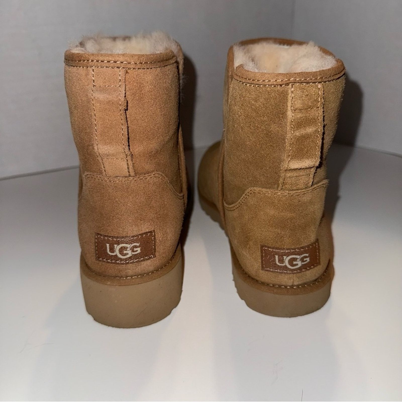 Ugg NWOT UGG Classic Mini 2s Winter Cozy Chestnut Suede Boots 7 Size US 7 / IT 37 - 3 Thumbnail