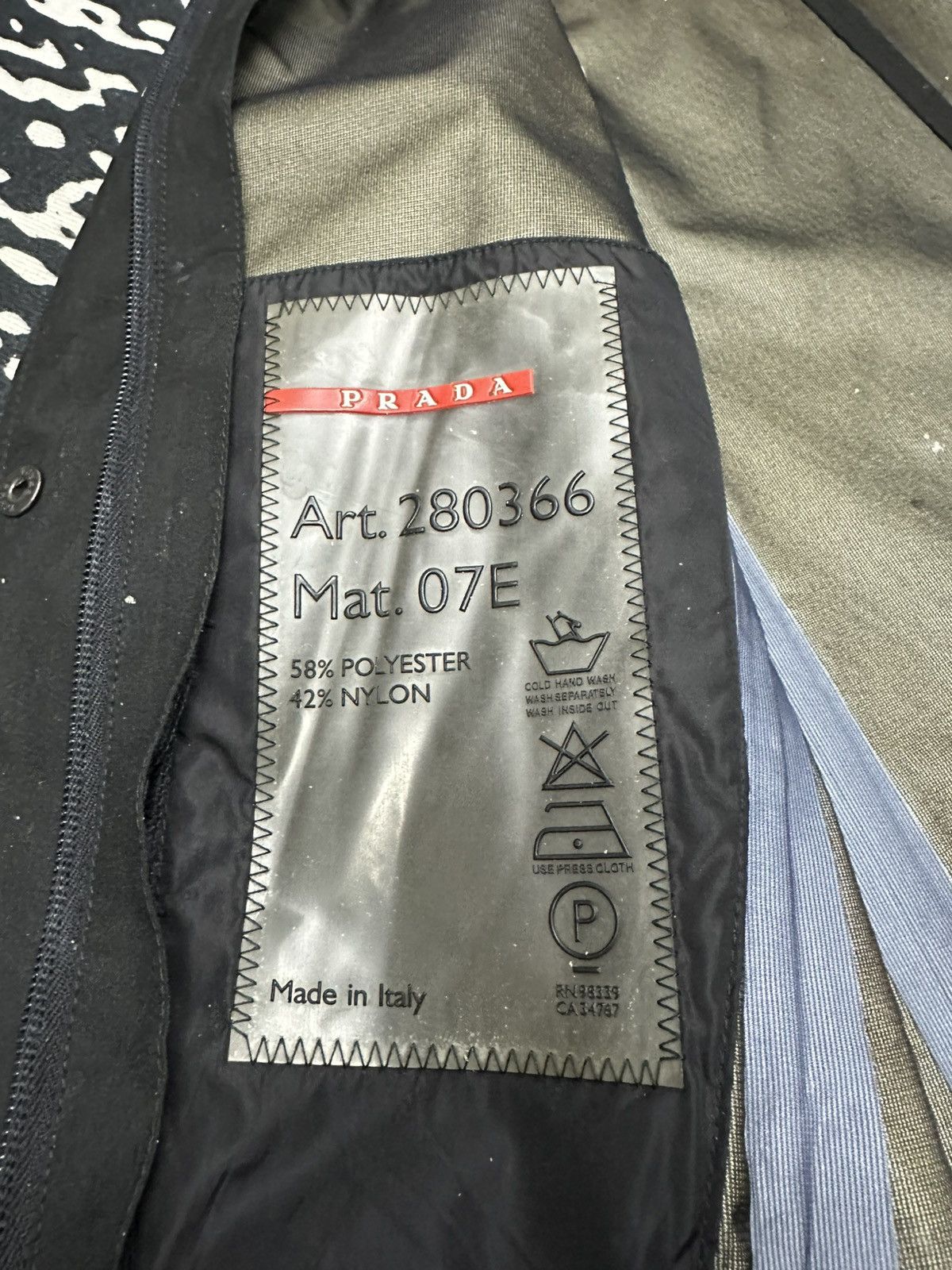Prada Prada Goretex Waterproof Jacket Size XS / US 0-2 / IT 36-38 - 10 Thumbnail