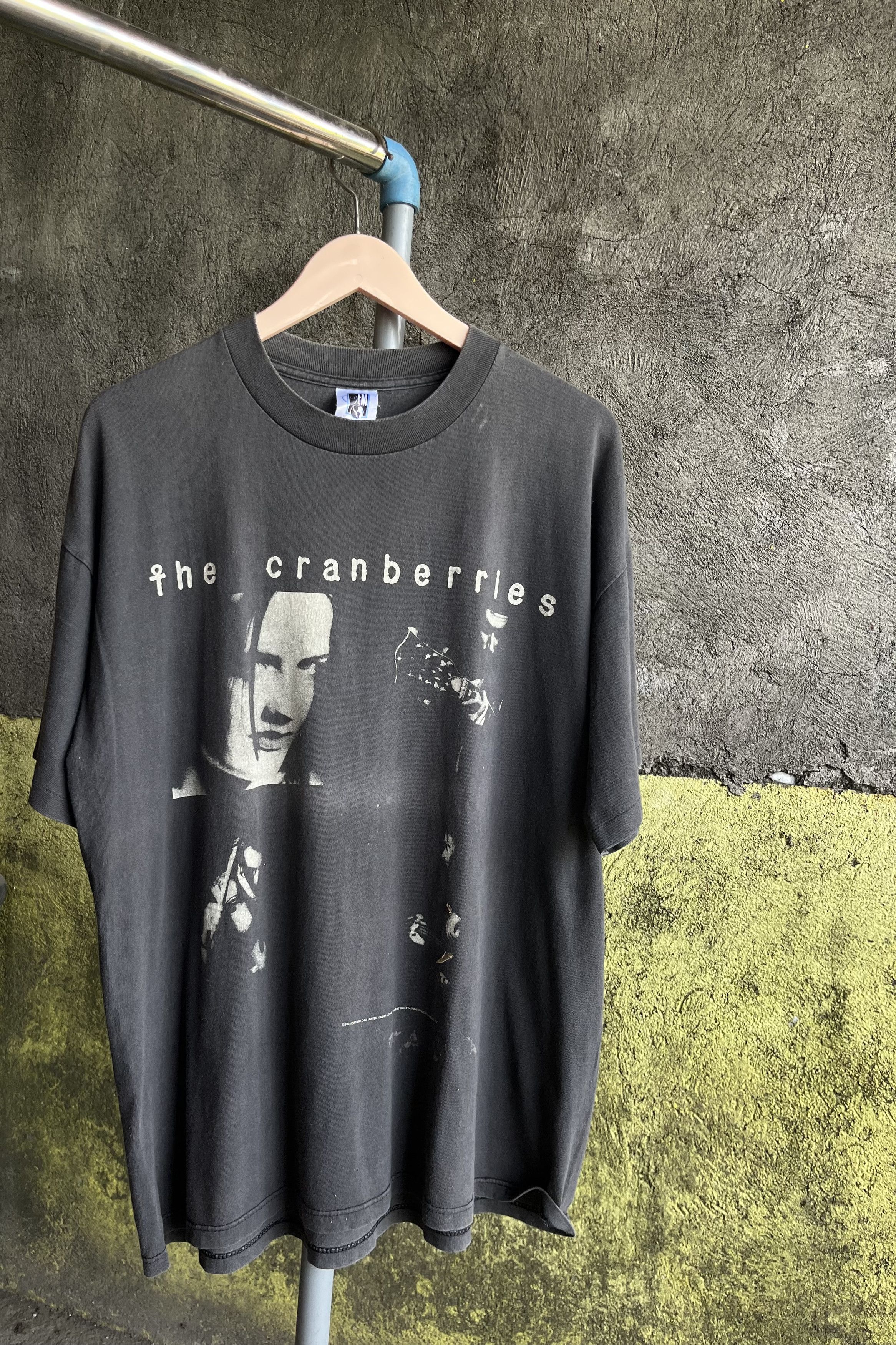 Band Tees The Cranberries Debut Album Size US XL / EU 56 / 4 - 1 Thumbnail
