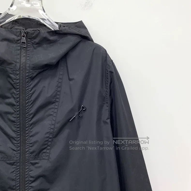 Louis Vuitton Louis Vuitton 23 black logo dark full print hooded zippere Size US S / EU 44-46 / 1 - 3 Thumbnail