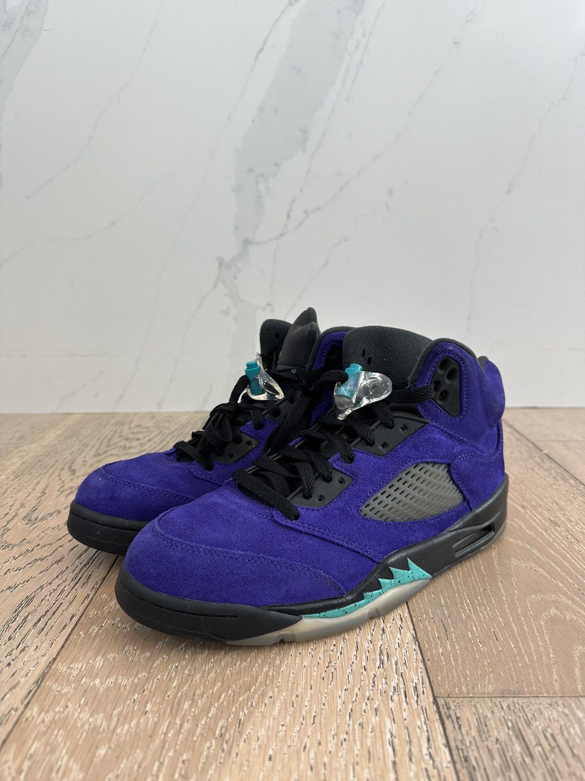 Jordan Brand Jordan 5 Retro Alternate Grape Size US 8.5 / EU 41-42 - 1 Thumbnail