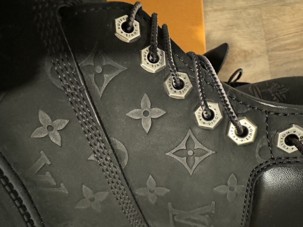 Louis Vuitton × Pharrell × Timberland Louis Vuitton Timberland 6” Ranger Boot Noir(Black) Size US 8.5 / EU 41-42 - 3 Thumbnail