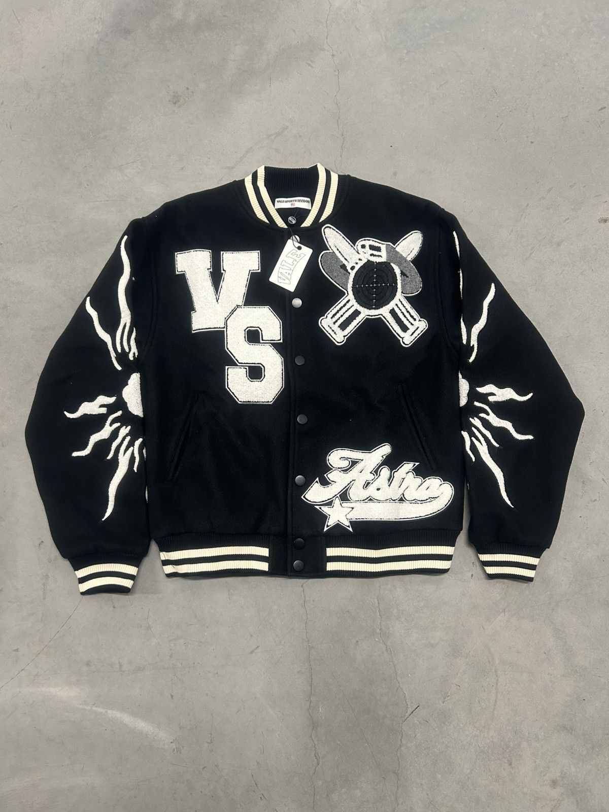 Vale Forever Valley Dreams Black Varsity Jacket Size Medium