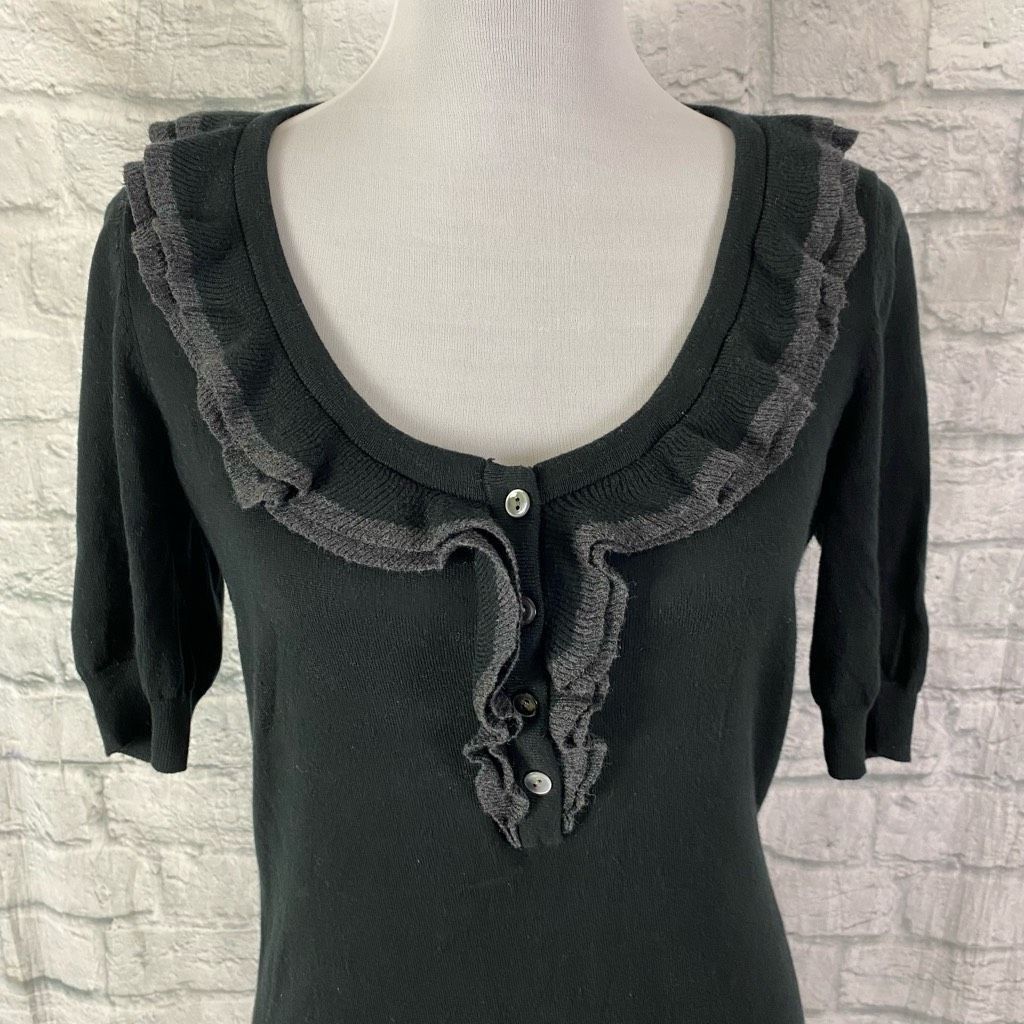 Banana Republic Banana Republic women M scoopneck short sleeve ruffle button Size M / US 6-8 / IT 42-44 - 3 Thumbnail