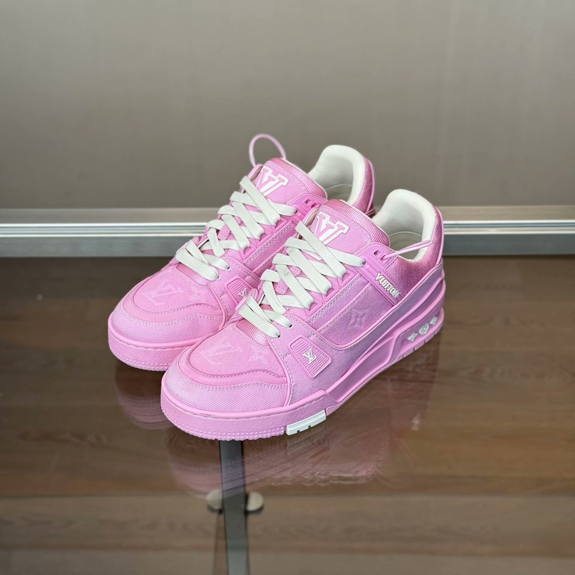 Louis Vuitton Louis Vuitton Training Pink Lowtop Sneakers 25 Women Size US 8 / IT 38 - 1 Thumbnail