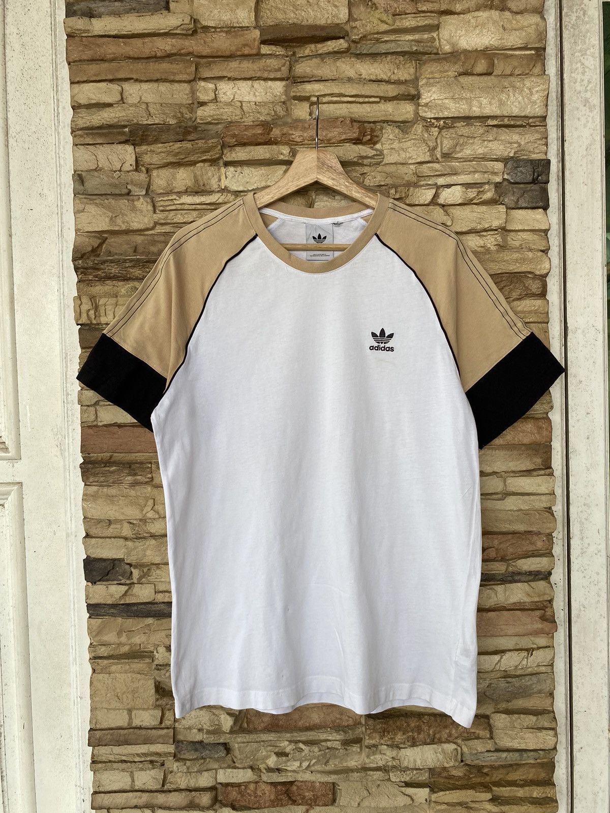 Adidas × Vintage Adidas Originals Logo White & Cream Stripe Tees Size US L / EU 52-54 / 3 - 1 Thumbnail