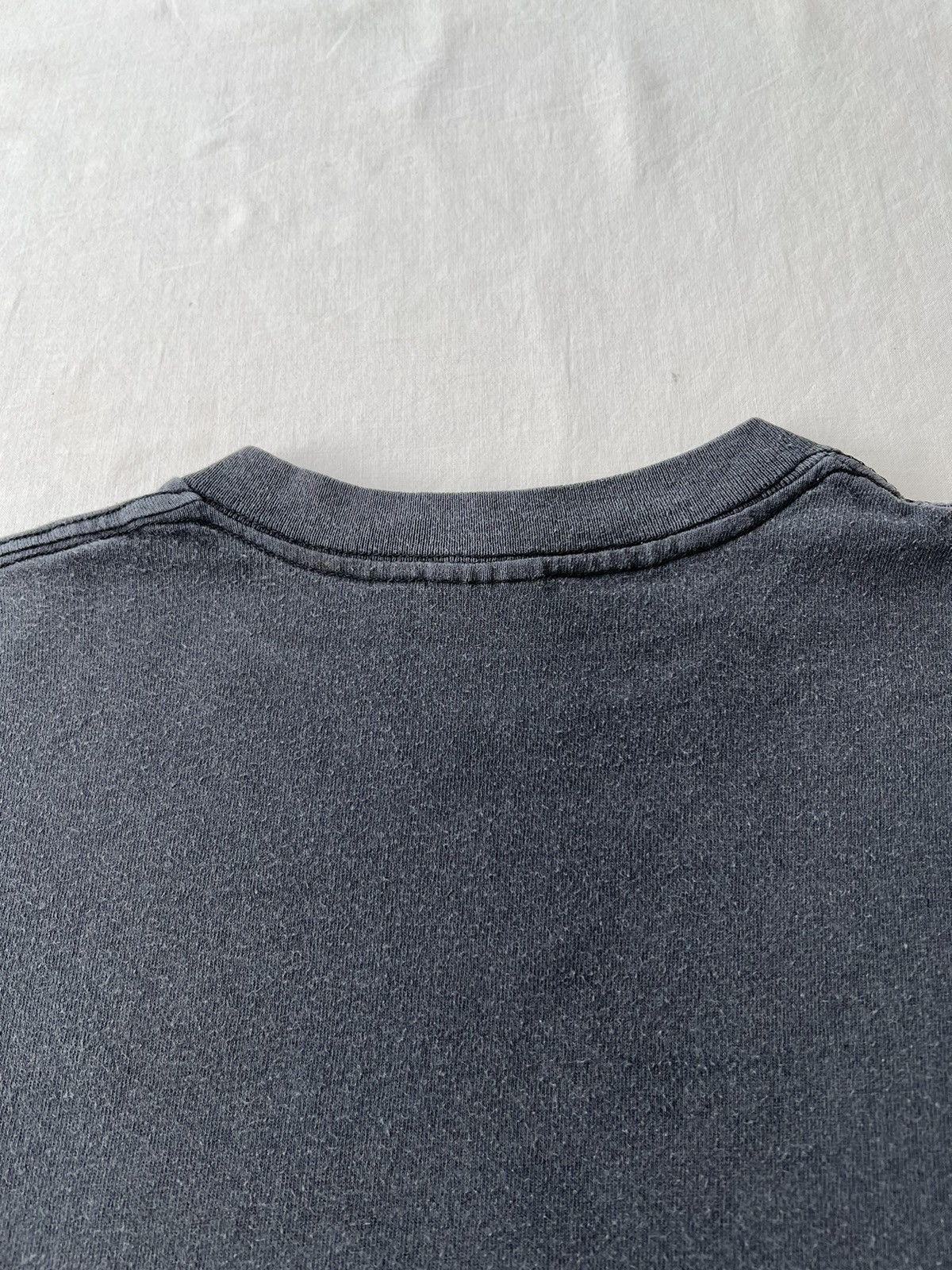 Vintage Vintage 1992 3D Emblem Dolphins Back to Earth Black T-shirt Size US M / EU 48-50 / 2 - 18 Thumbnail