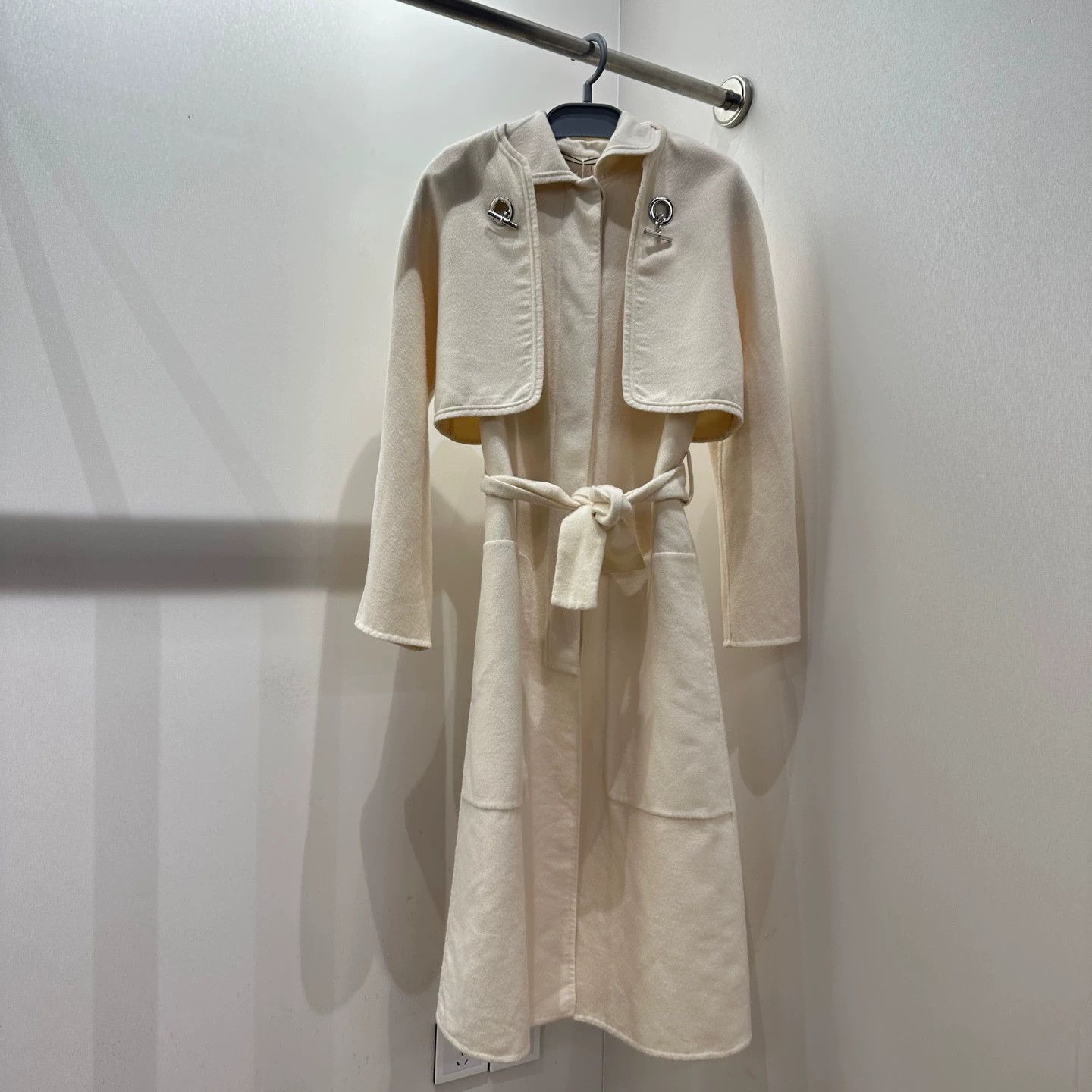 Hermes Hermes Chain Cashmere Coat 34 Size XS / US 0-2 / IT 36-38 - 1 Thumbnail