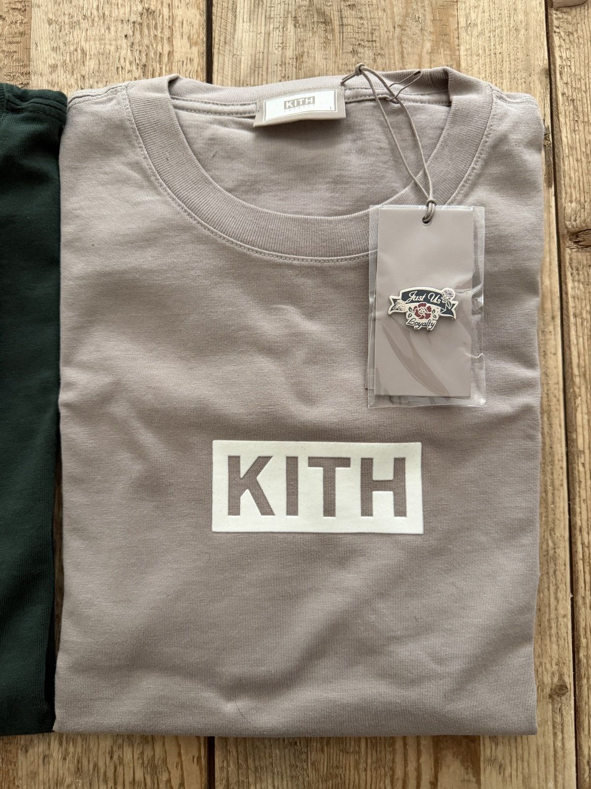 Kith Kith Loyalty Tee & Pins Complete Set Size US L / EU 52-54 / 3 - 2 Thumbnail