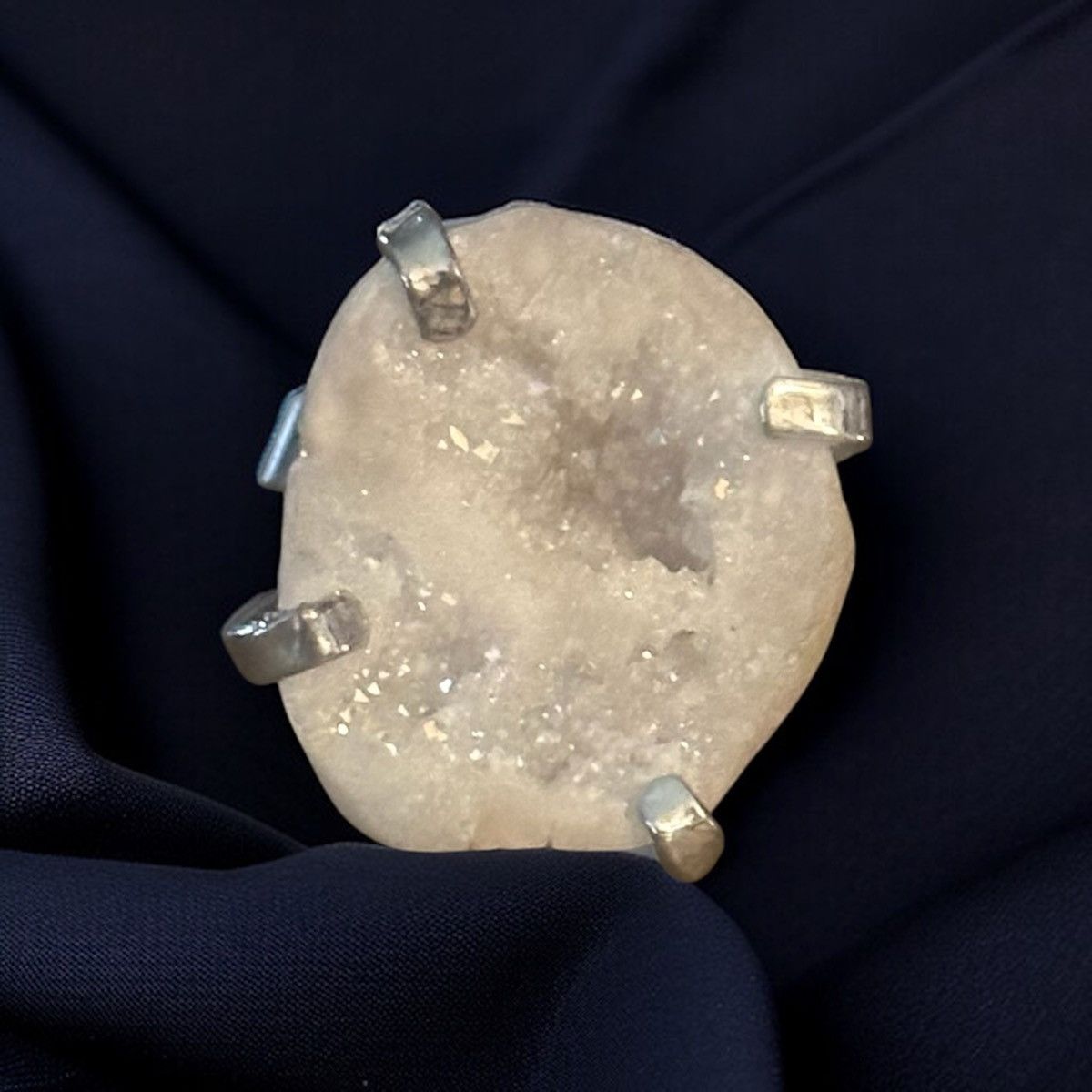 Vintage Vintage white druzy geode quartz statement ring Size ONE SIZE - 1 Thumbnail