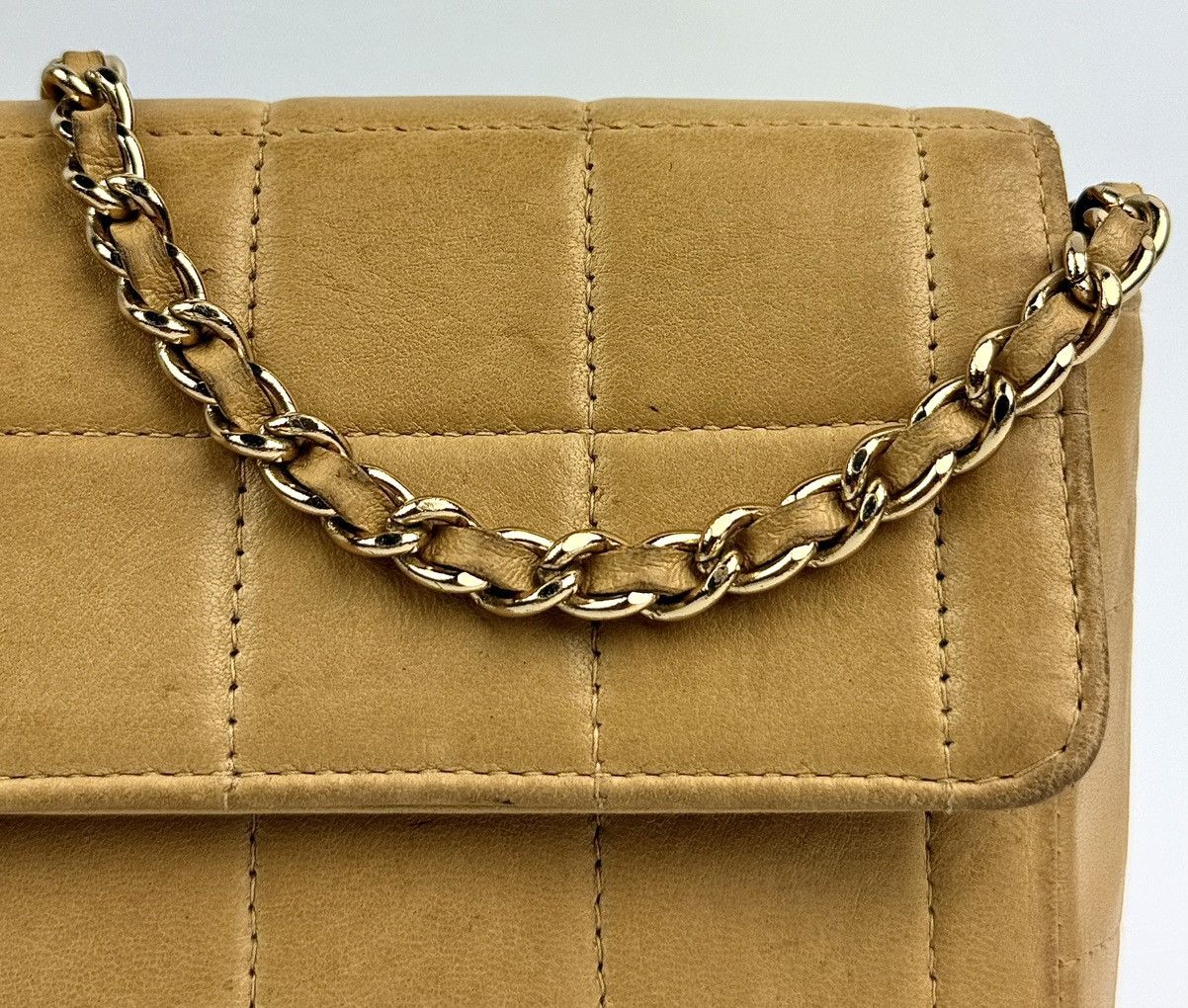 Chanel Chanel - 2000’s - East - West - Tan - Chocolate Bar - Flap Size ONE SIZE - 9 Thumbnail