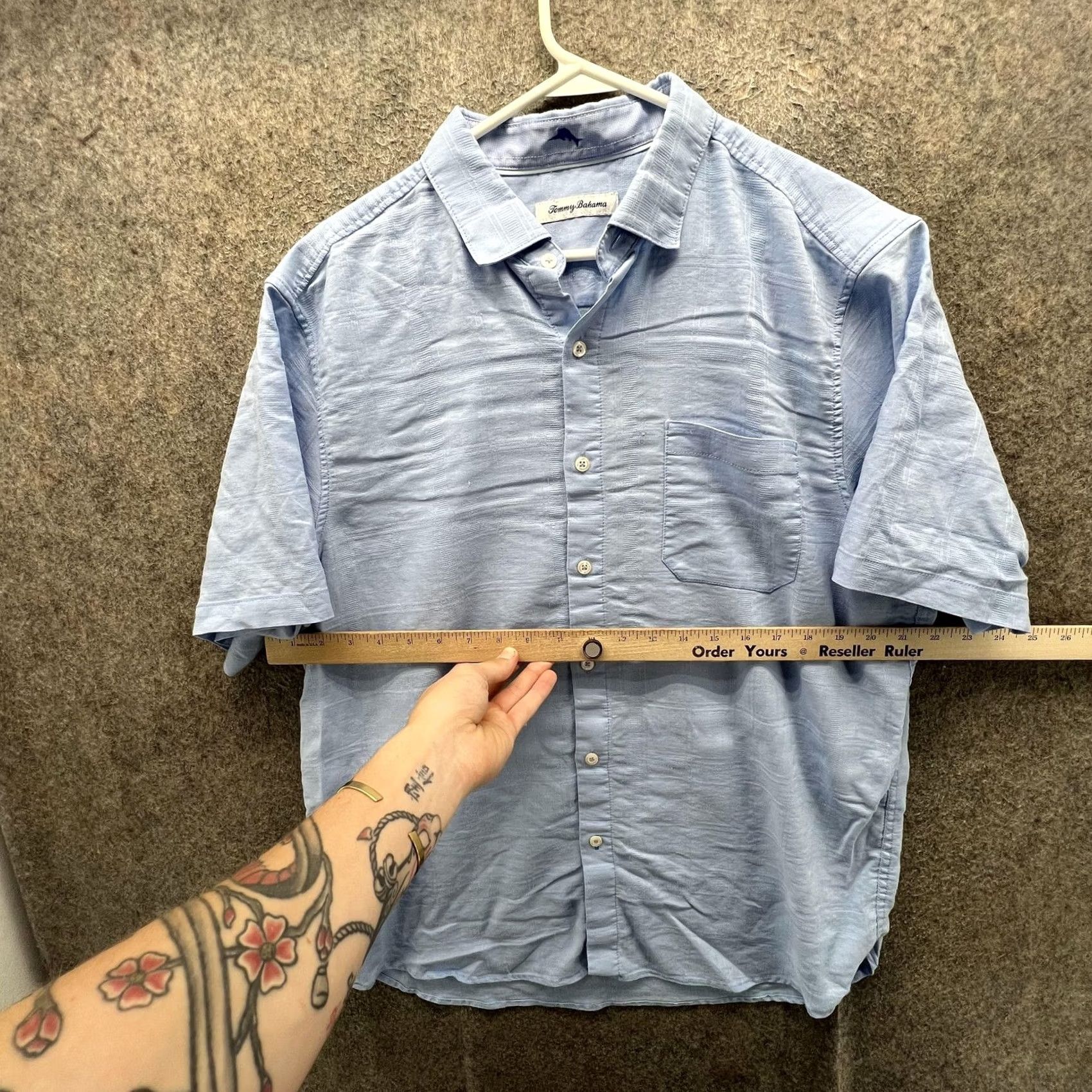 Tommy Bahama Tommy Bahama Shirt Mens Large Blue Solid Short Sleeve Button Front Casual Size US L / EU 52-54 / 3 - 4 Thumbnail