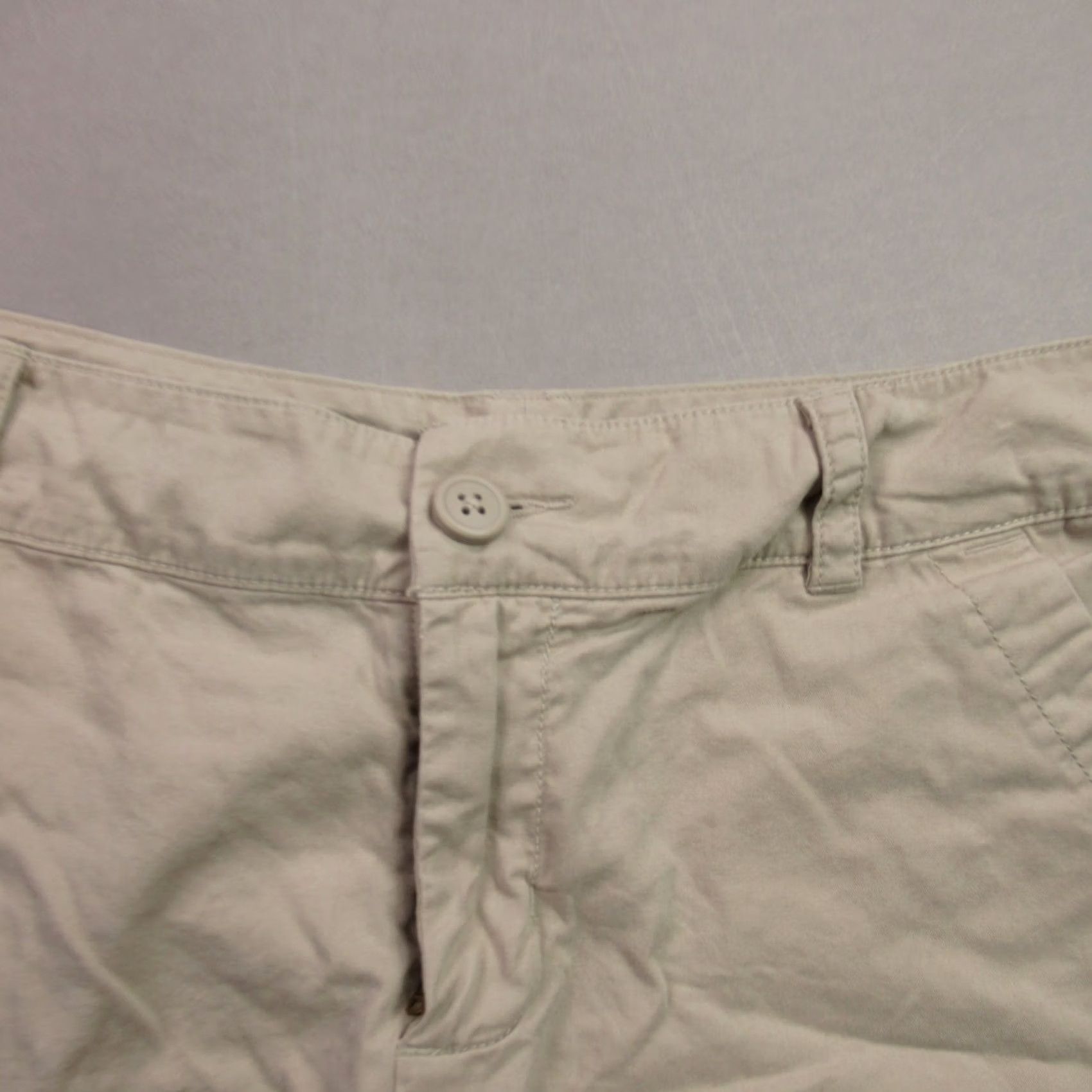 Vintage Columbia Women's Shorts Size 12 Beige Nylon Chino Outdoor Hiking 4" Inseam Size 34" / US 12 / IT 48 - 2 Thumbnail