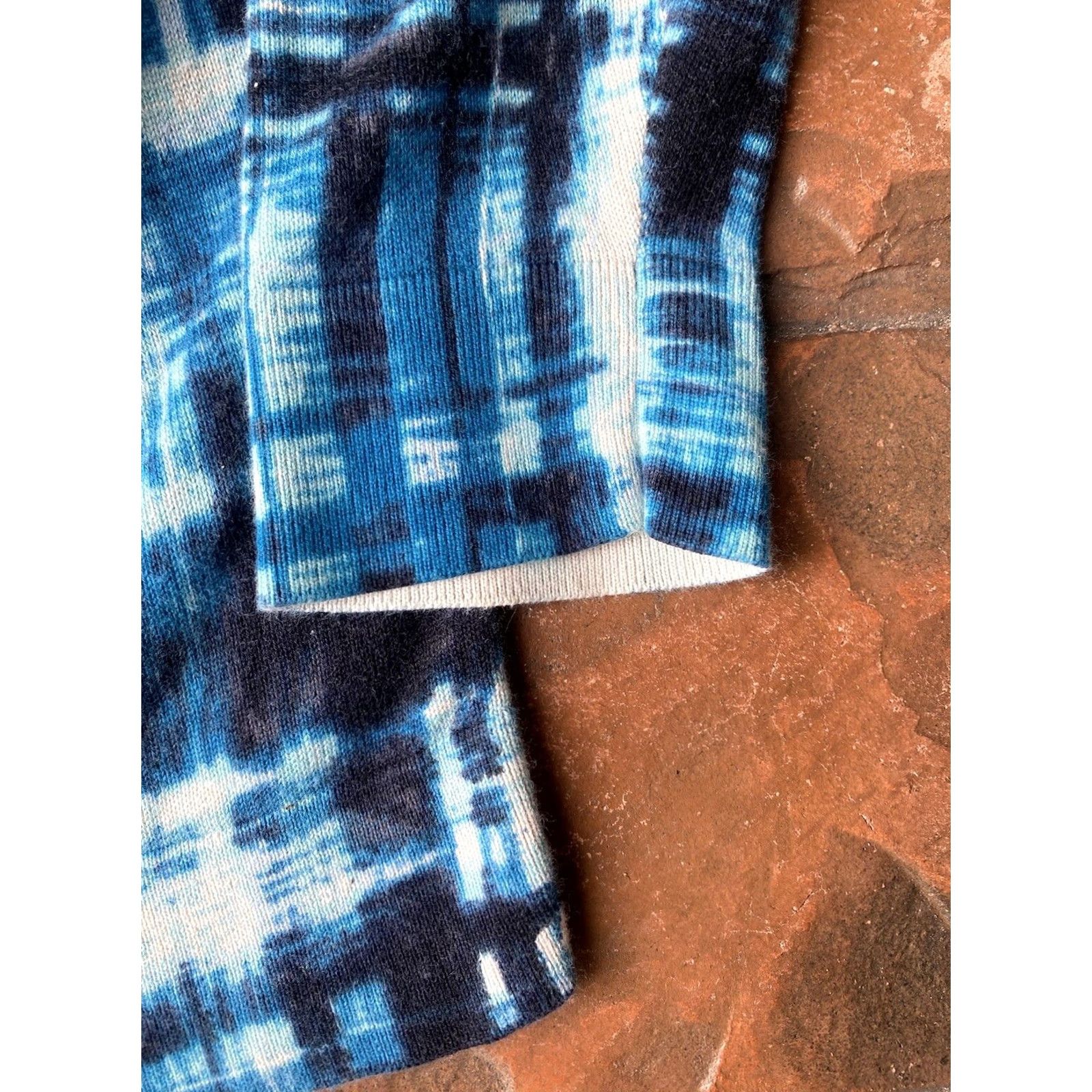 Pendleton VINTAGE Pendleton Cardigan Sweater Geometric Blue Wool Button Round Neck Long Sleeve Medium Womens Size M / US 6-8 / IT 42-44 - 5 Thumbnail
