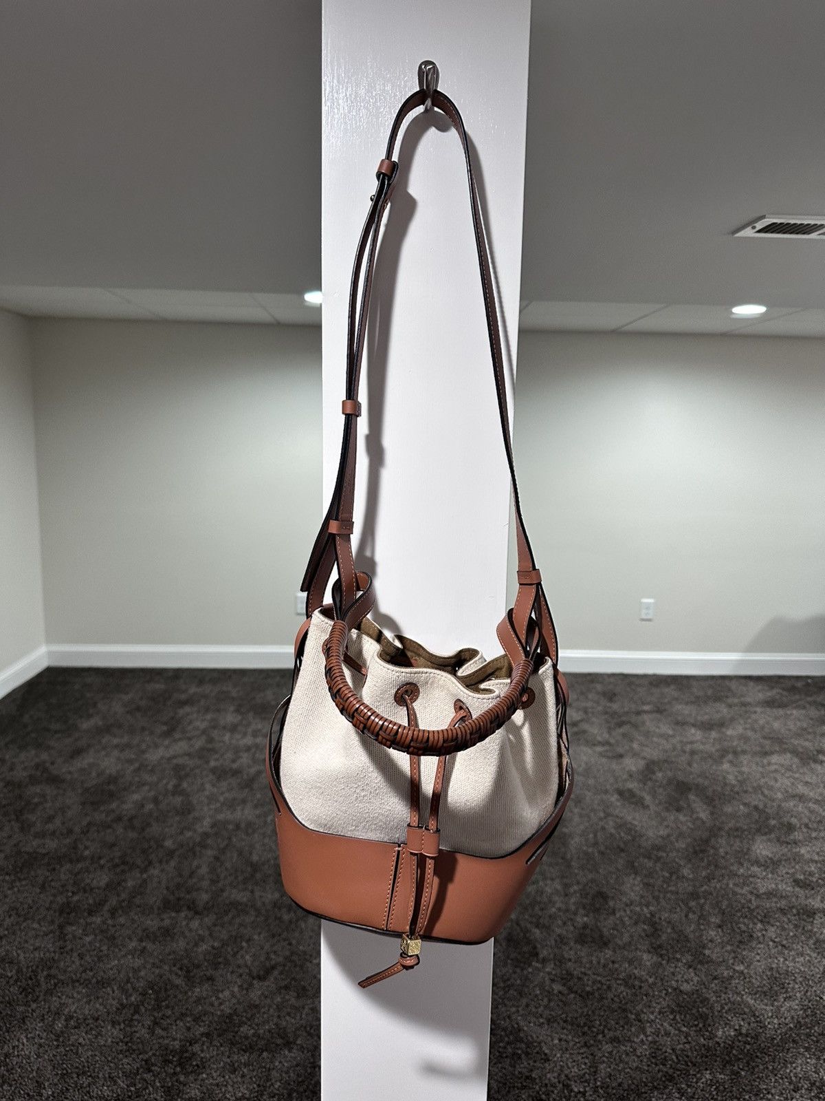 Loewe Loewe Raffia & Leather Calfskin Beehive / Bucket Beach Bag Size ONE SIZE - 11 Thumbnail