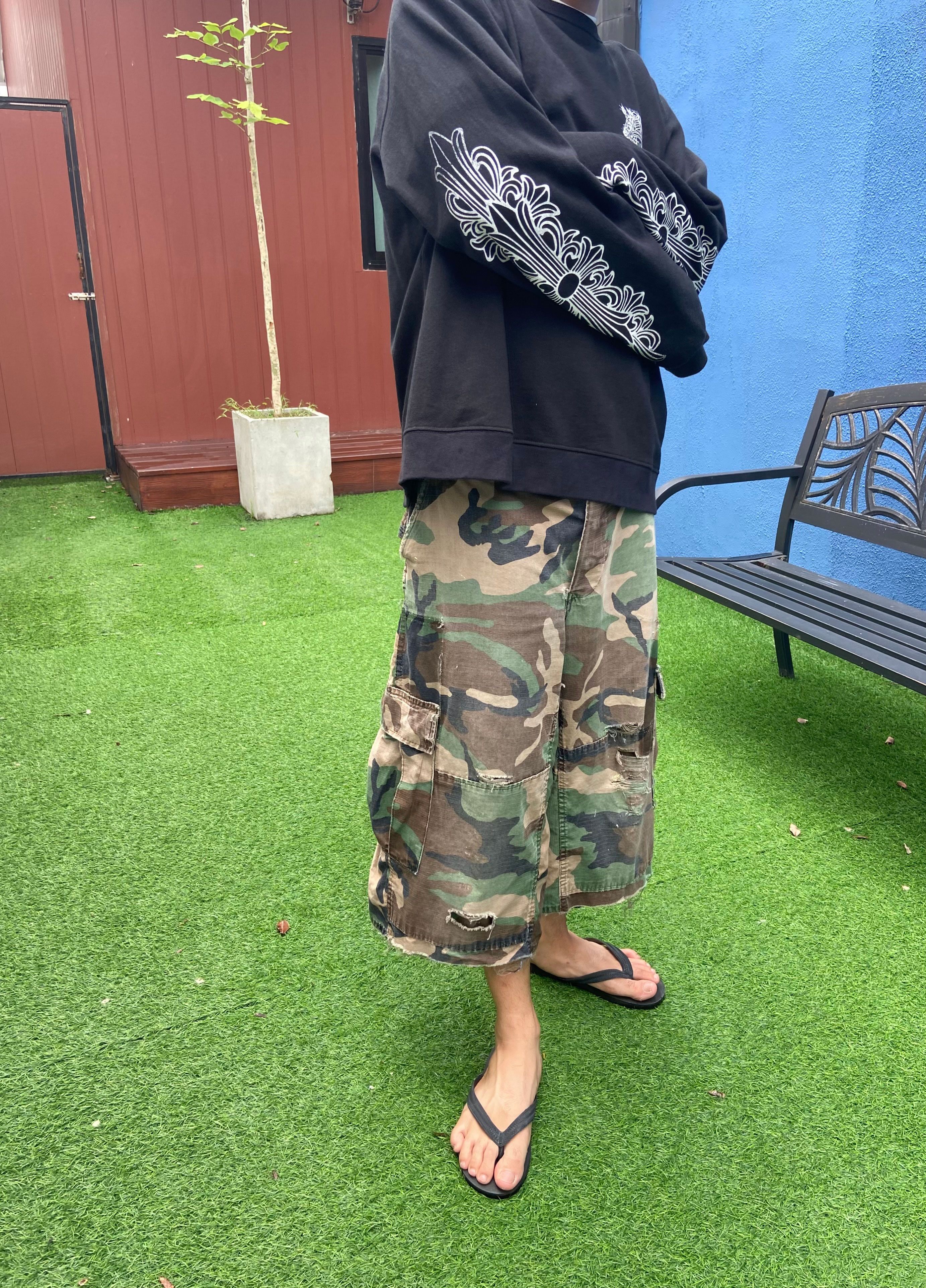 Vintage 1990 FADED VINTAGE CAMO CARGO SHORTS Size US 33 - 6 Thumbnail
