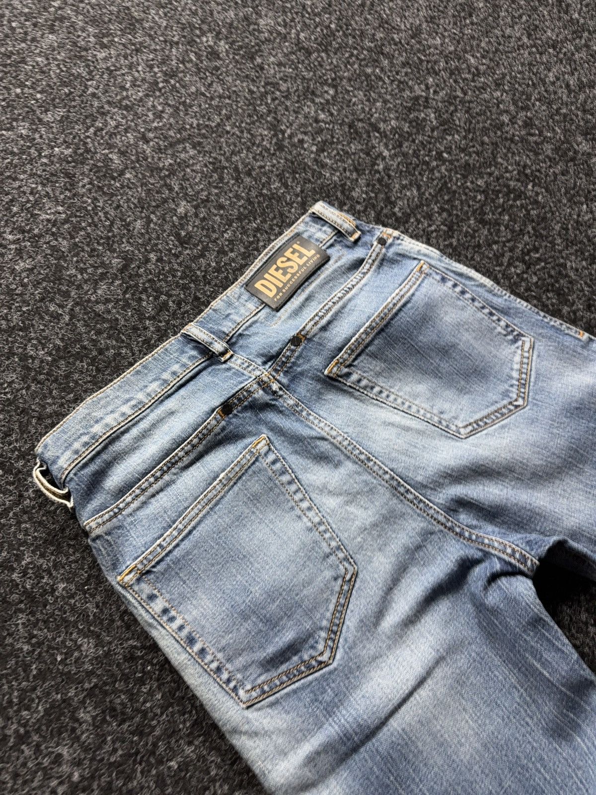 Diesel Luxury Diesel 00s D-Eetar Y2K Distressed Light Wash Jeans Size US 29 - 19 Thumbnail