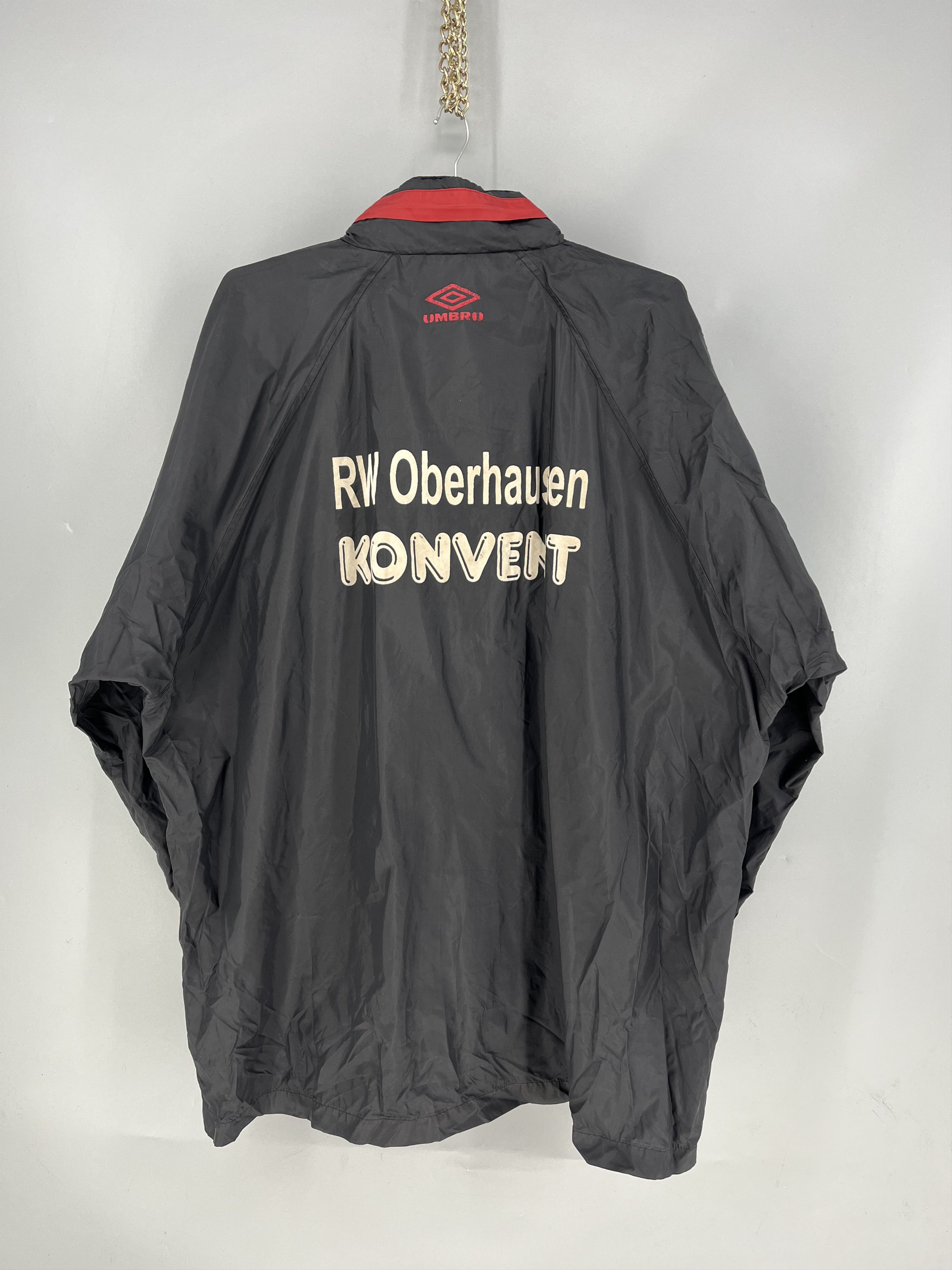 Umbro Vintage Umbro RW Oberhausen KONVENT Rain Jacket Black Red Size US XL / EU 56 / 4 - 10 Thumbnail