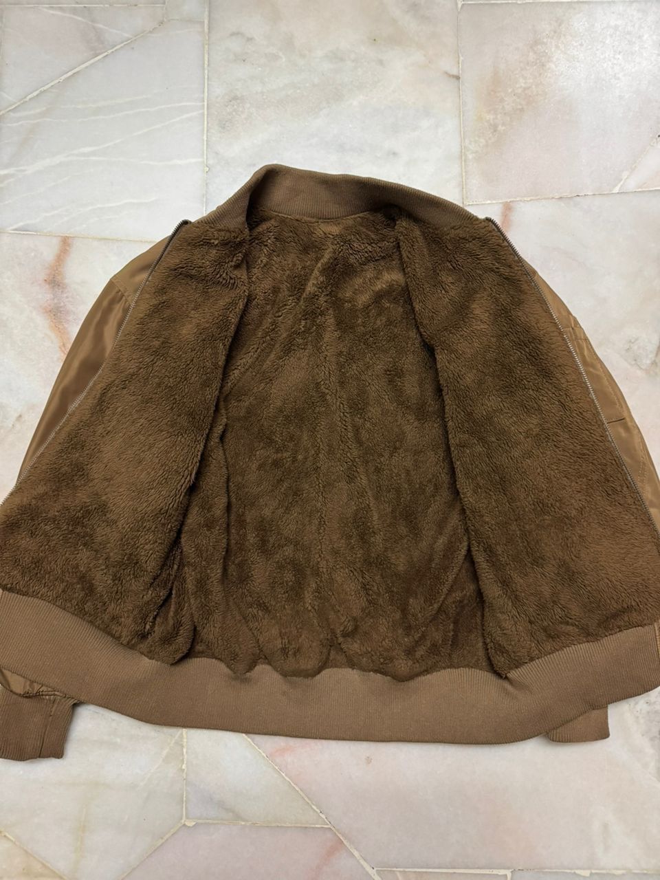 GU × Undercover REVERSIBLE GU LIKE NEW SHERPA BOMBER TRAVIS SCOTT COLOR Size US S / EU 44-46 / 1 - 11 Thumbnail