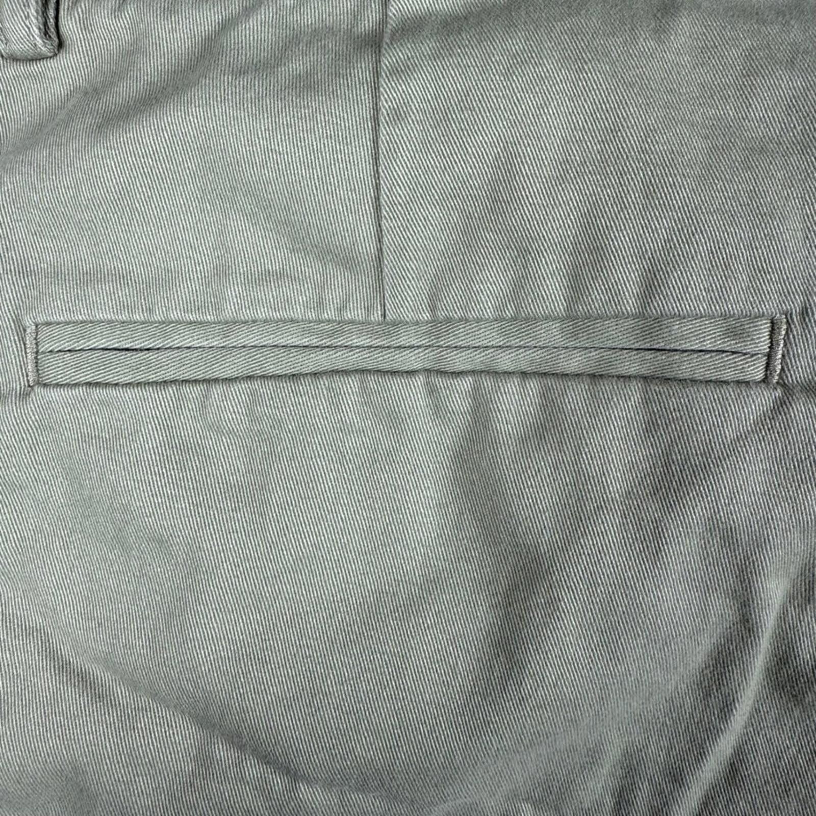 Other LL Bean Signature Women 14 Sage Green Chino Shorts Cotton Size 36" / US 14 / IT 50 - 8 Thumbnail