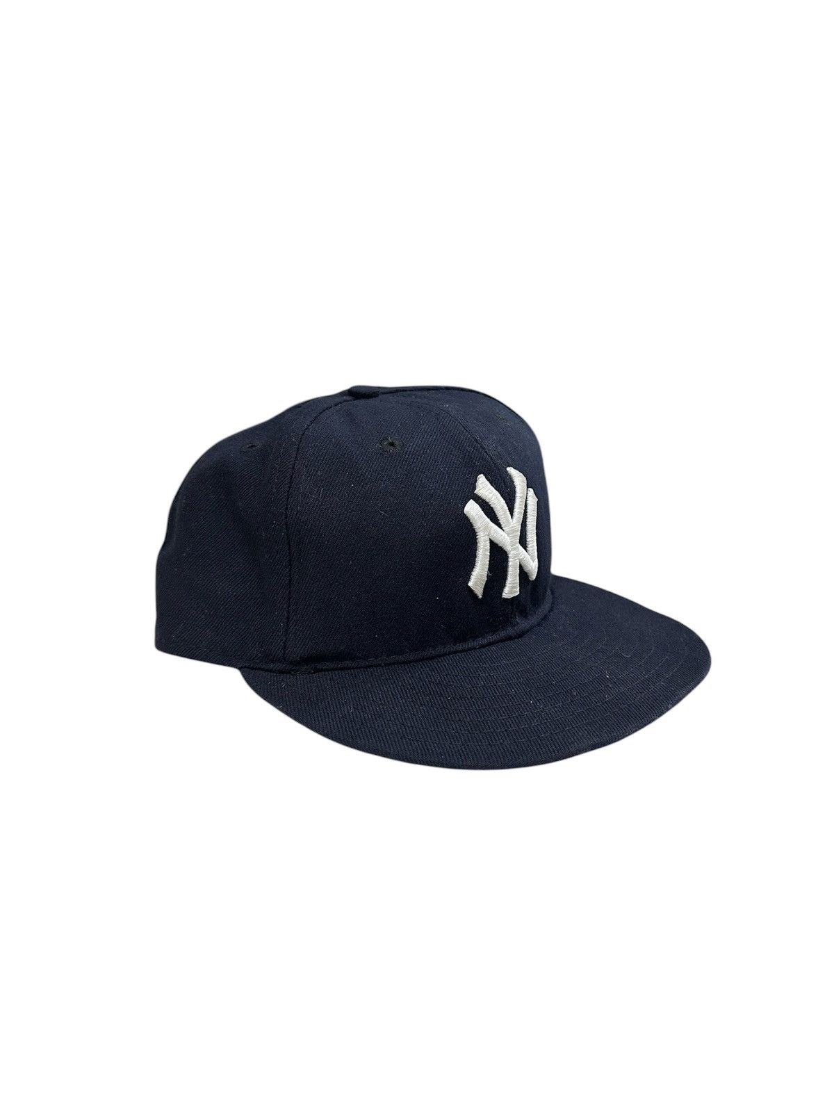 MLB × New York Yankees × Vintage New York Yankees Exclusive For MLB Players On Field Cap Size ONE SIZE - 1 Thumbnail