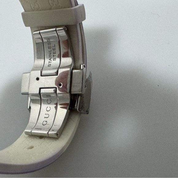 Gucci Gucci Striped White Rubber Digital Watch YA114214 Size ONE SIZE - 4 Thumbnail