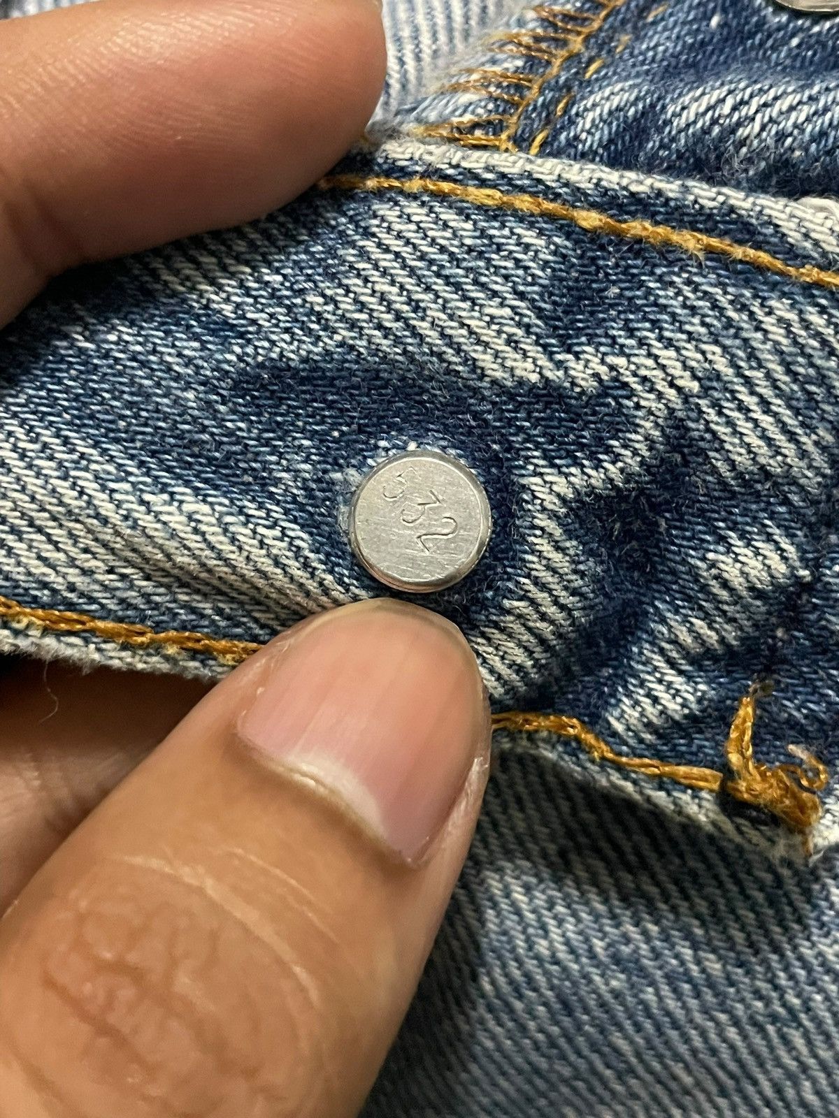 Levi's Vintage Clothing Vintage Levi’s 501 Distressed Washed ButtonFly Straight Jean Size US 31 - 18 Thumbnail