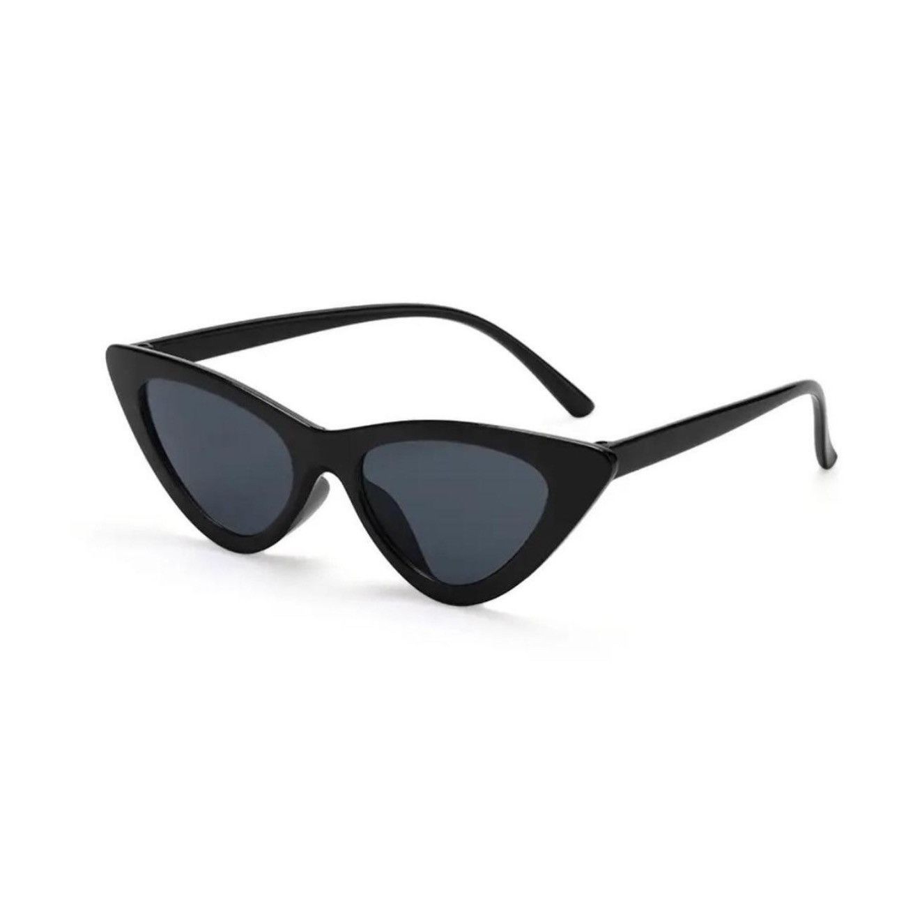 Betsey Johnson × Vintage Black Cateye Sunglasses 🕶️ Size ONE SIZE - 1 Thumbnail