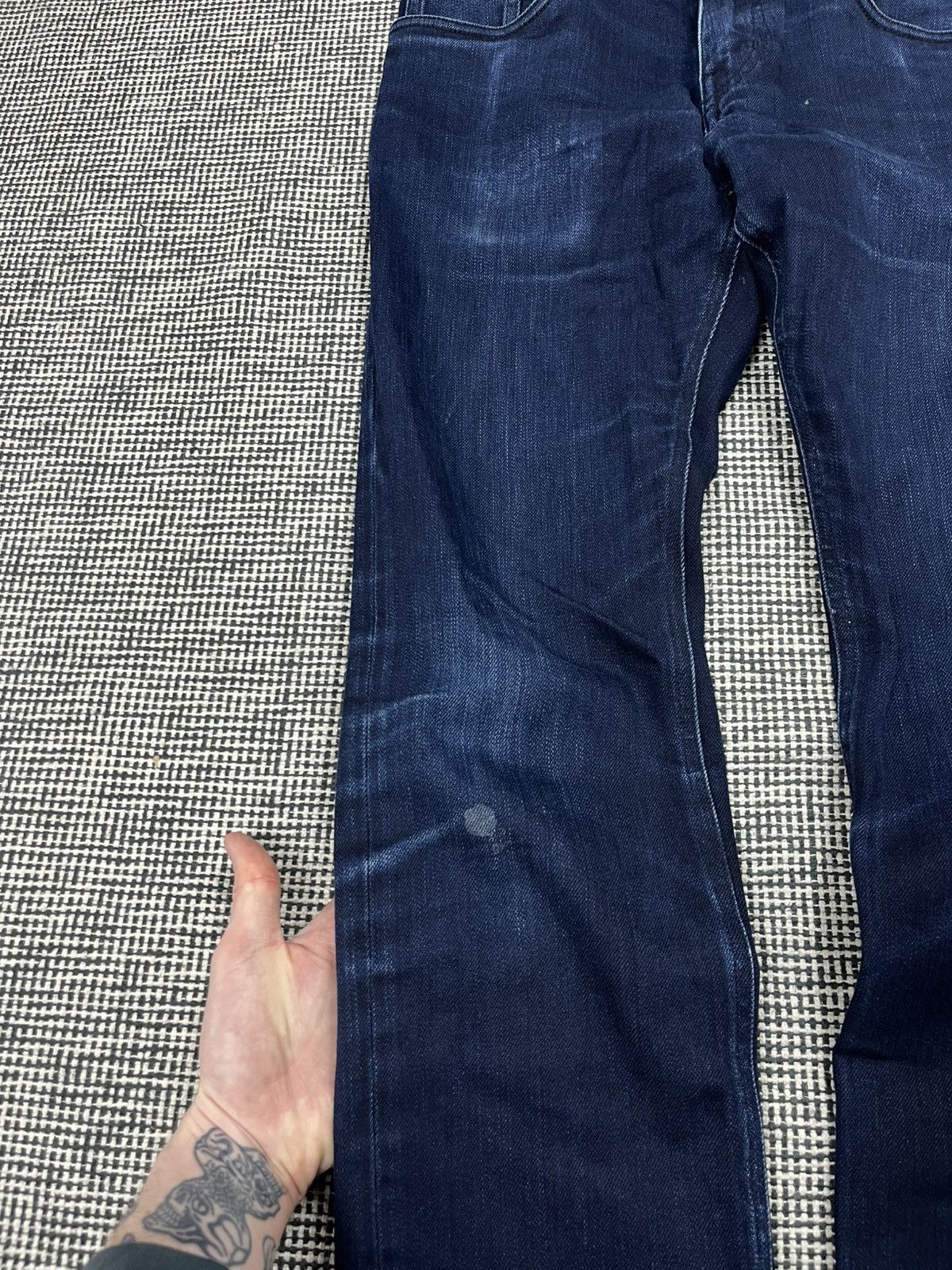 Prada 2017 Prada slim jeans nice washed indigo back tab logo Size US 30 / EU 46 - 11 Thumbnail