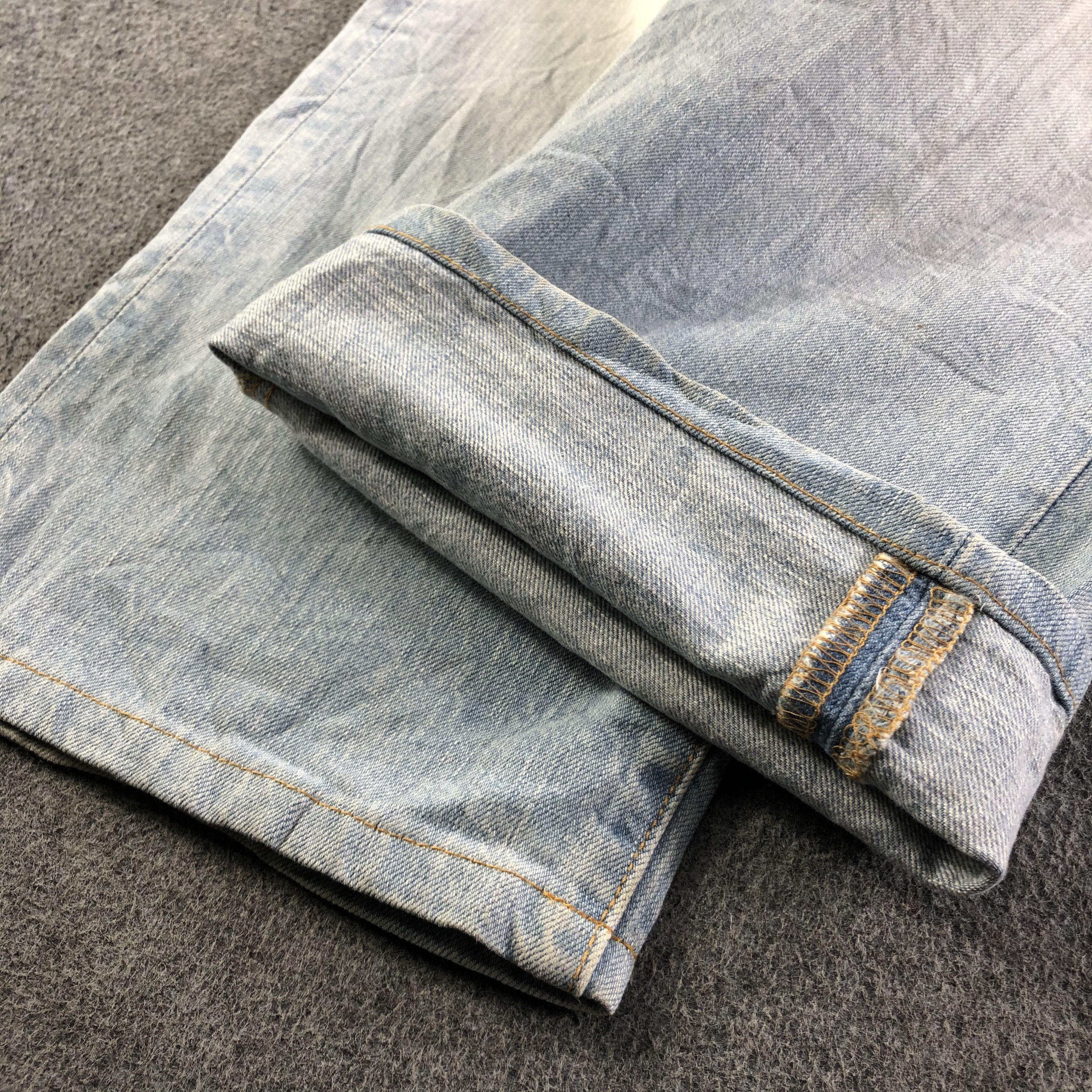 Levi's Vintage Light Wash Levis 501 Jeans-J3625 Size US 37 - 6 Thumbnail