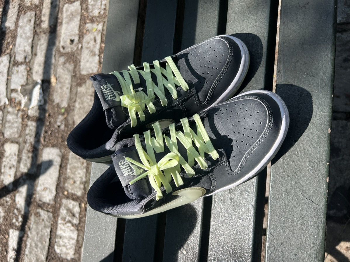 Nike Glow In The Dark Dunks GS Size US 8.5 / IT 38.5 - 3 Thumbnail