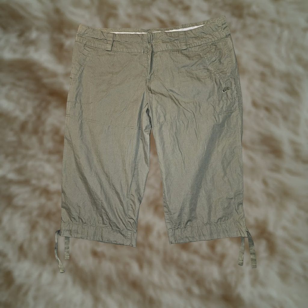 Nike Nike Sportswear Bermuda Shorts Women's XL Green Lightweight Hiking/Camping Capris Size 40" / US 18 - 1 Thumbnail